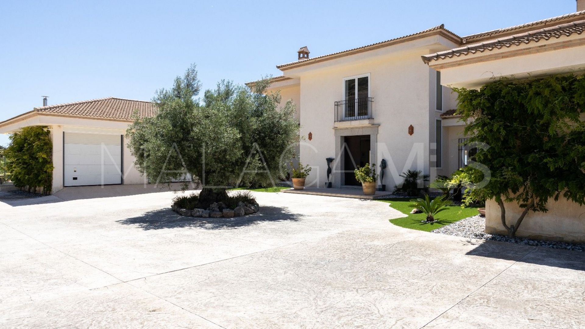 Villa for sale in Antequera