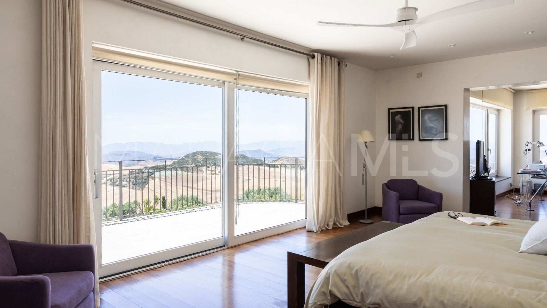 Villa for sale in Antequera