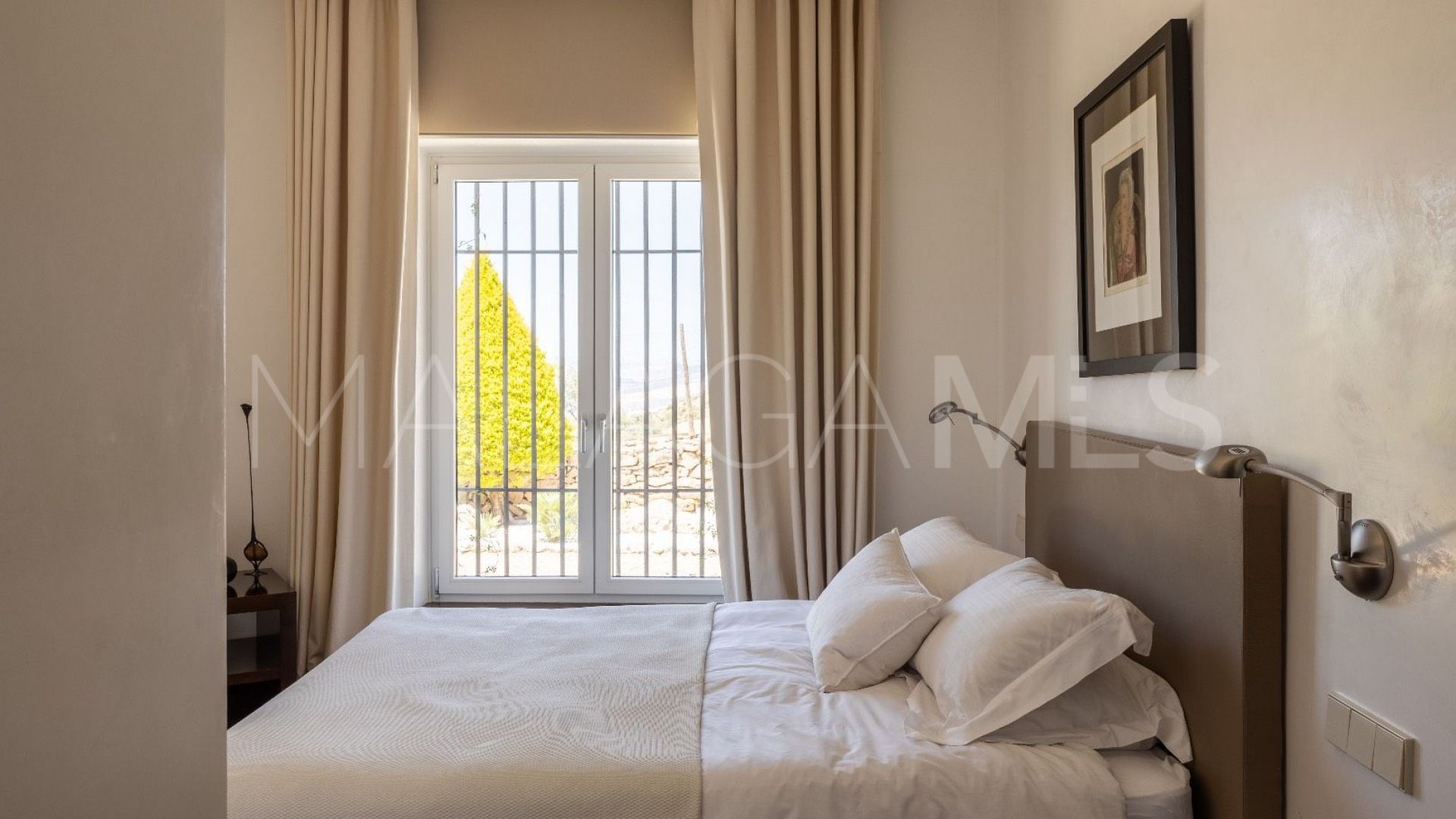 Villa for sale in Antequera