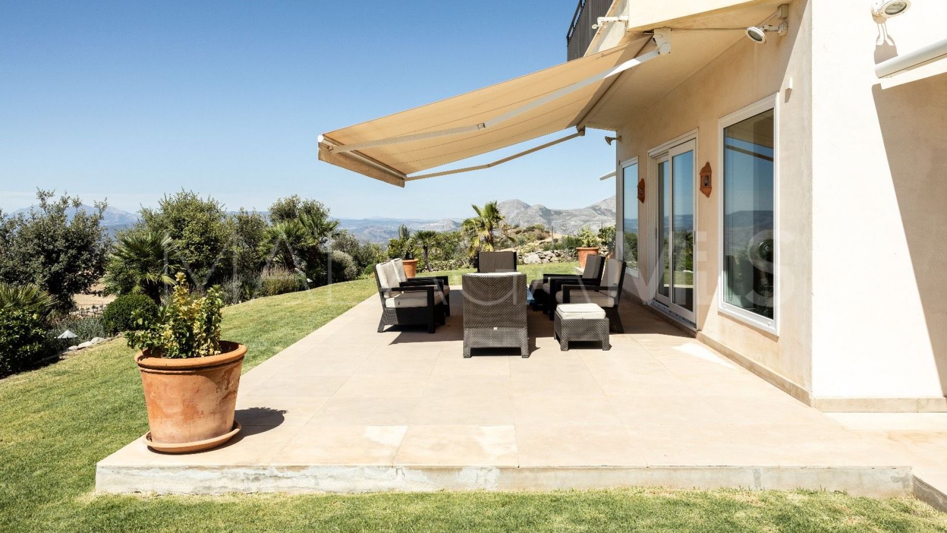 Villa for sale in Antequera