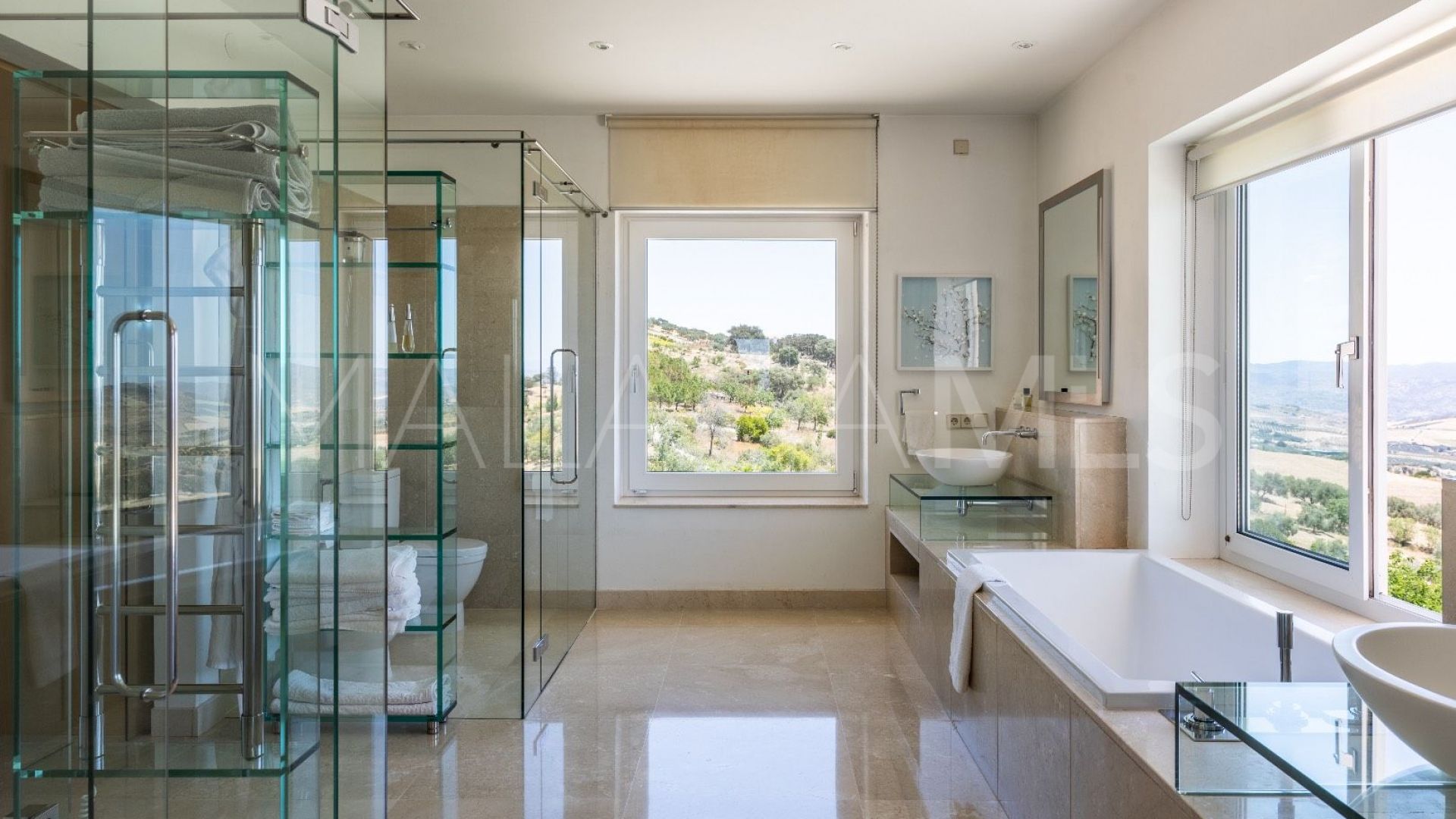 Villa for sale in Antequera