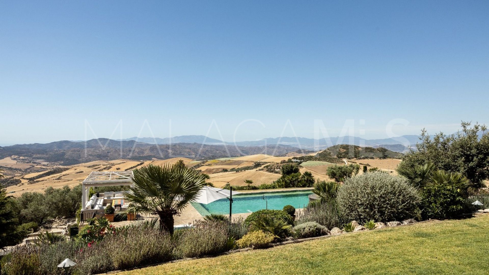 Villa for sale in Antequera