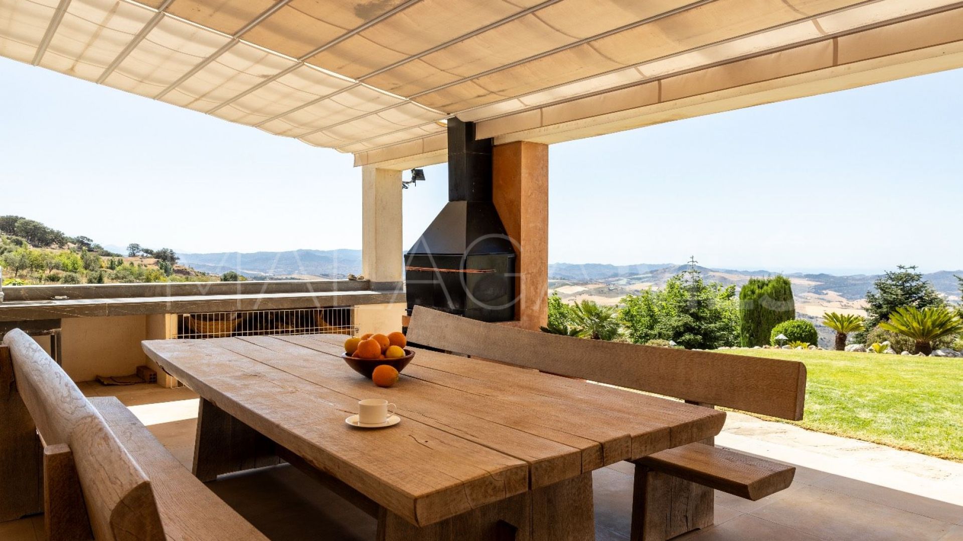 Villa for sale in Antequera