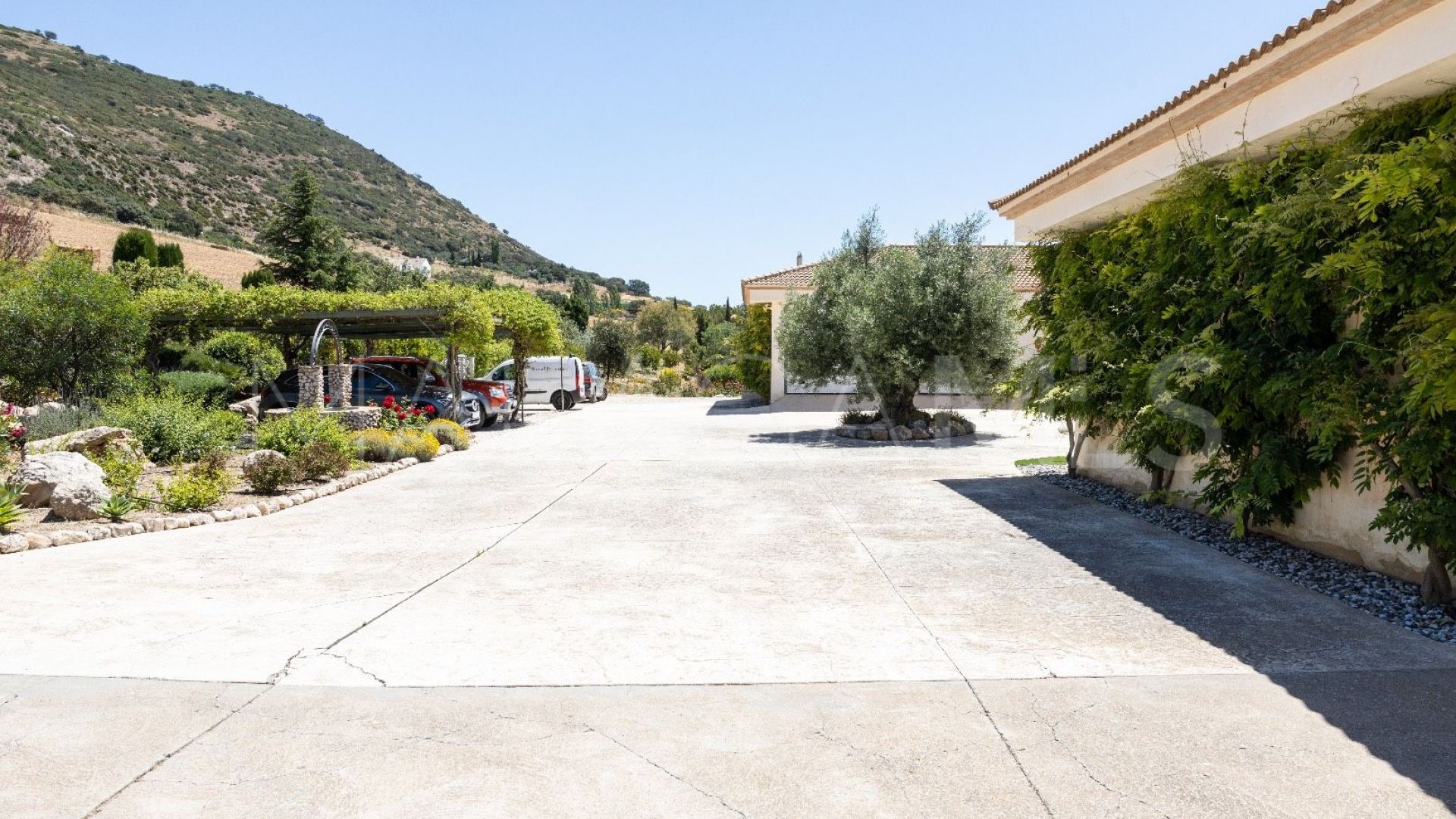 Villa for sale in Antequera