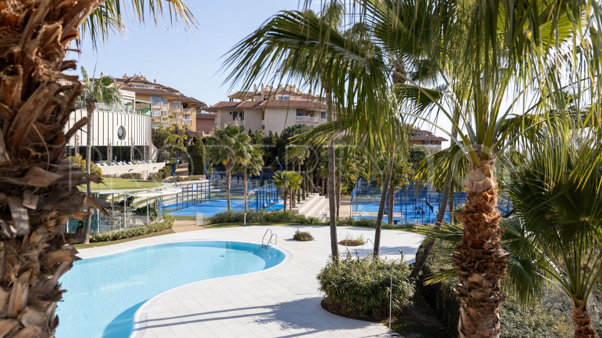 2 bedrooms penthouse in El Higueron for sale