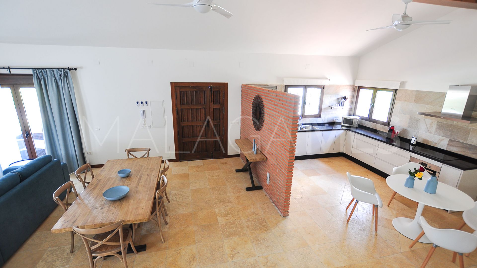 Villa for sale in Alora with 4 bedrooms