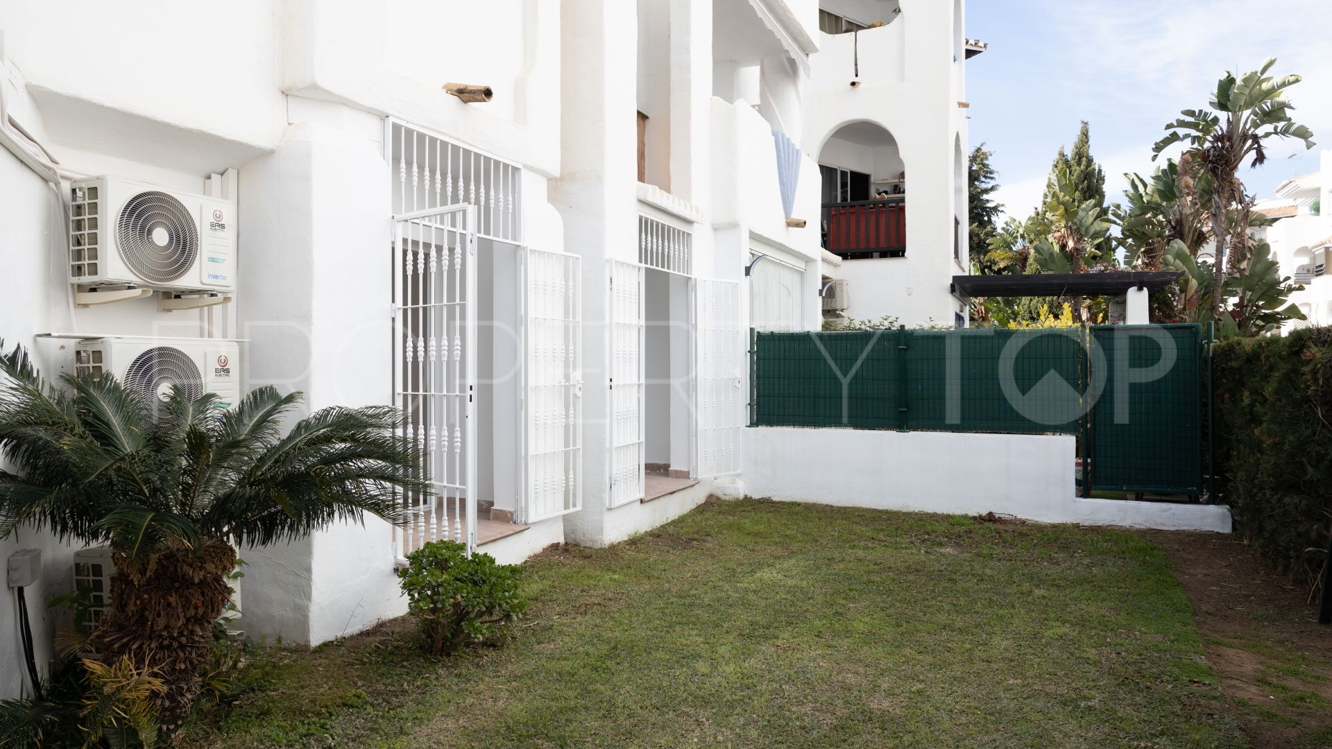 Ground floor apartment in Calahonda for sale