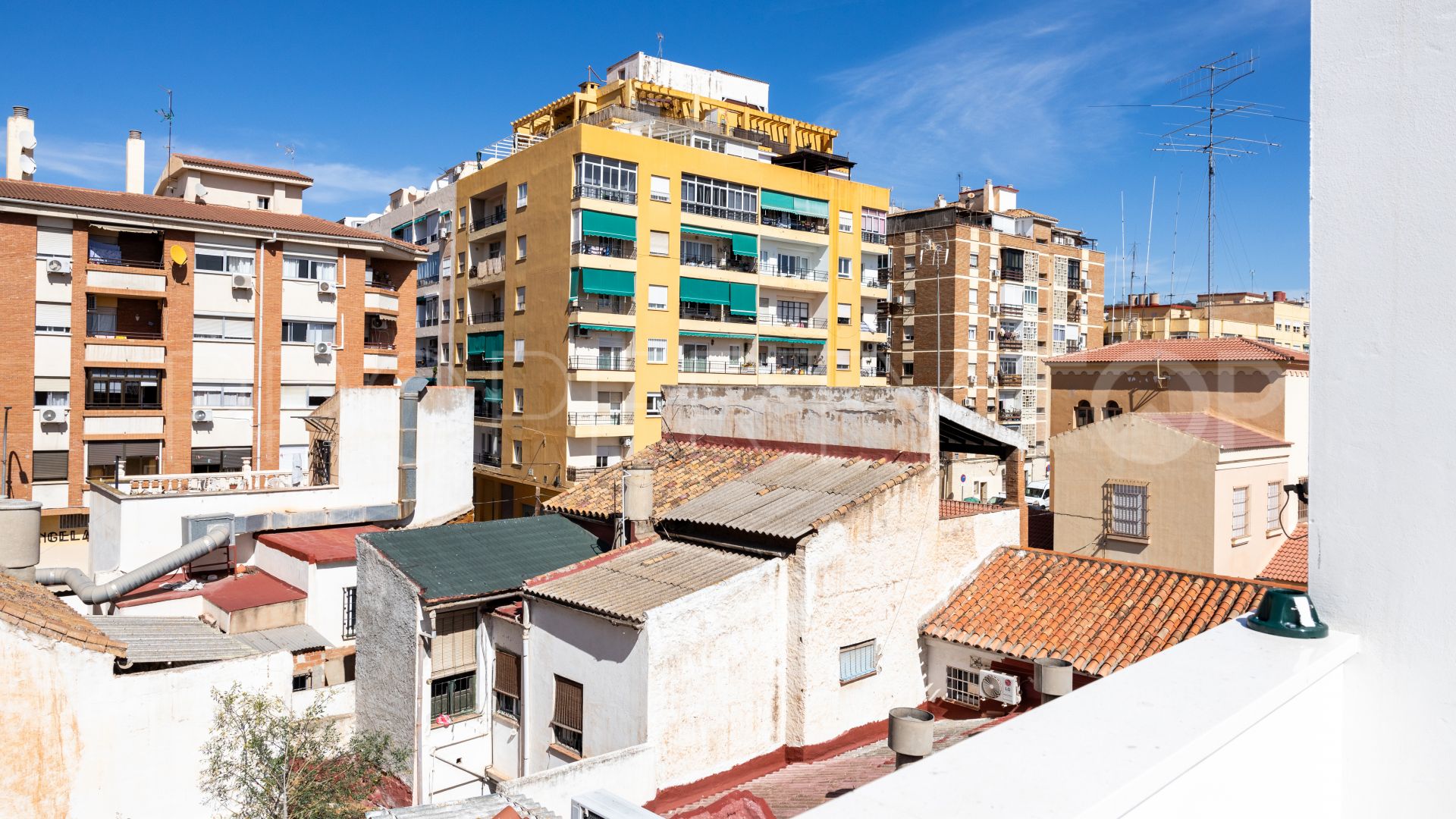 For sale Malaga town house with 2 bedrooms