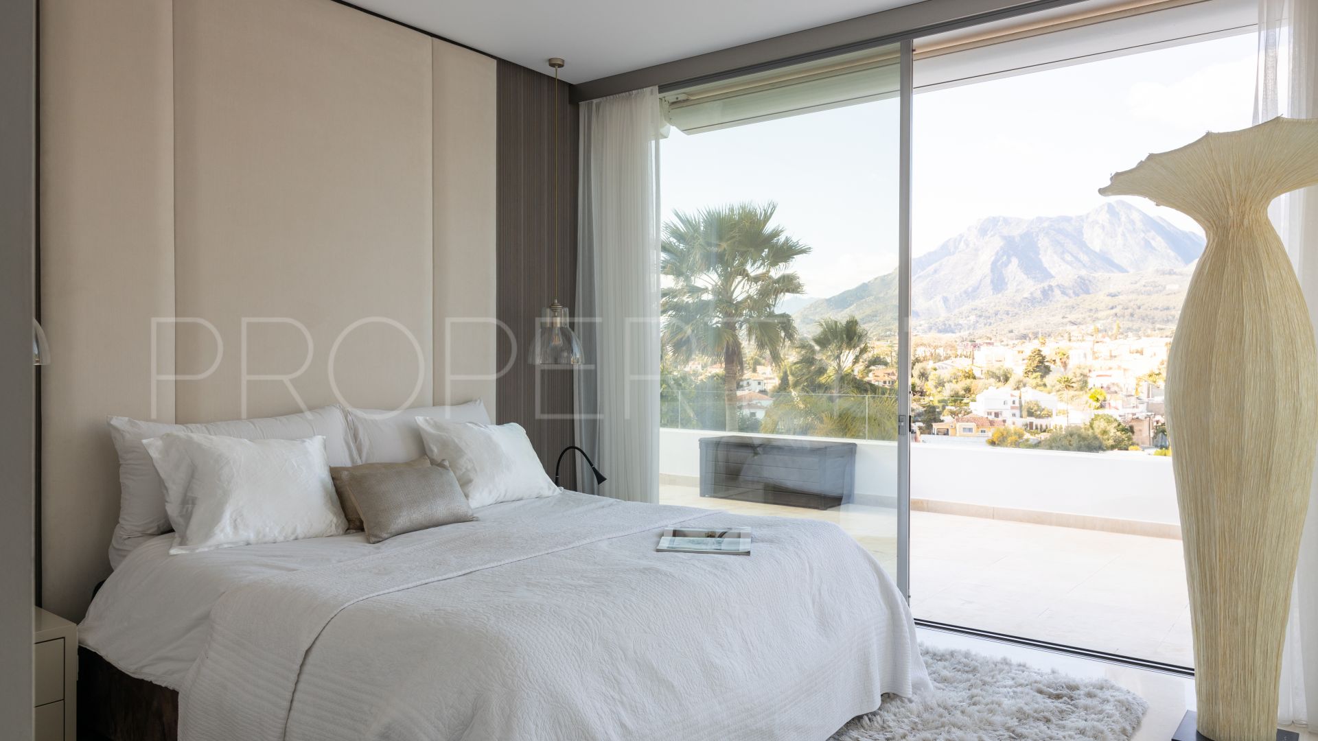Se vende villa en La Finca de Marbella de 3 dormitorios