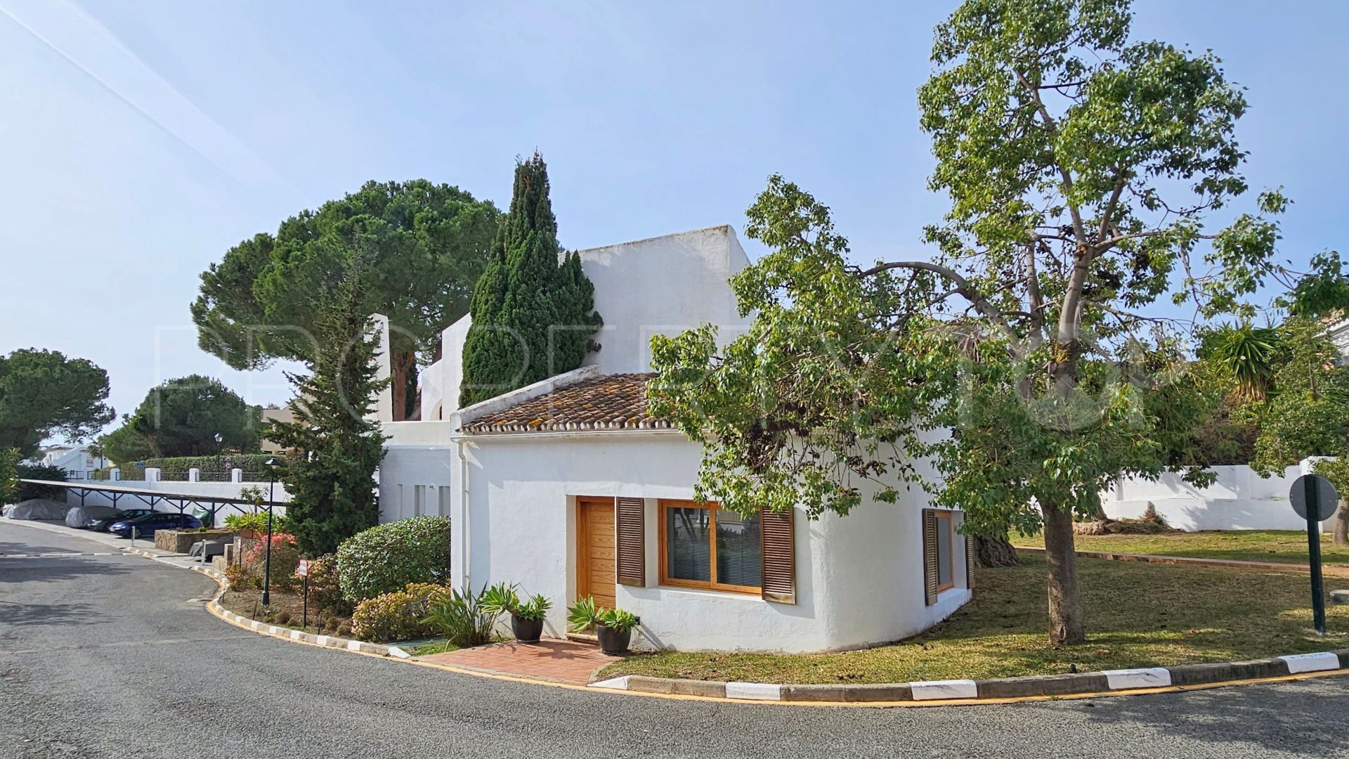 For sale 3 bedrooms villa in Nueva Andalucia