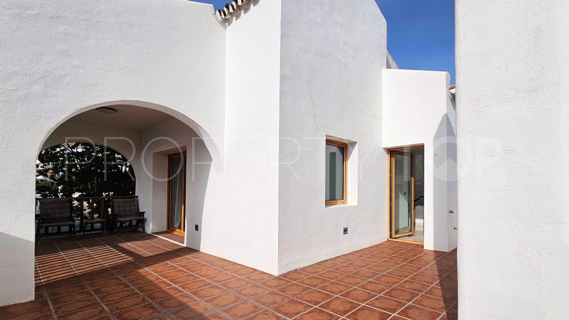 For sale 3 bedrooms villa in Nueva Andalucia