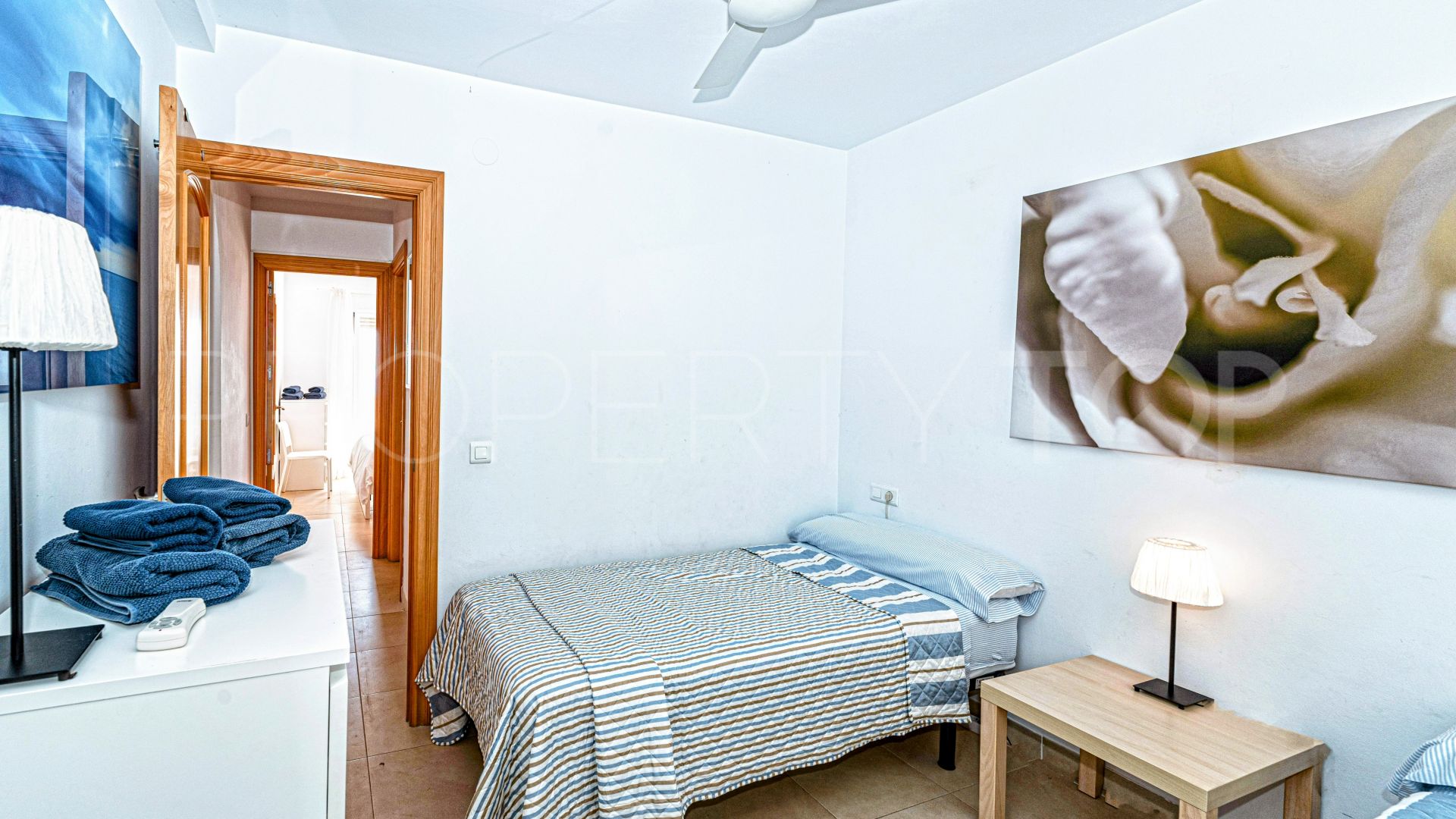 Apartamento planta baja en venta en Torrox Costa con 2 dormitorios