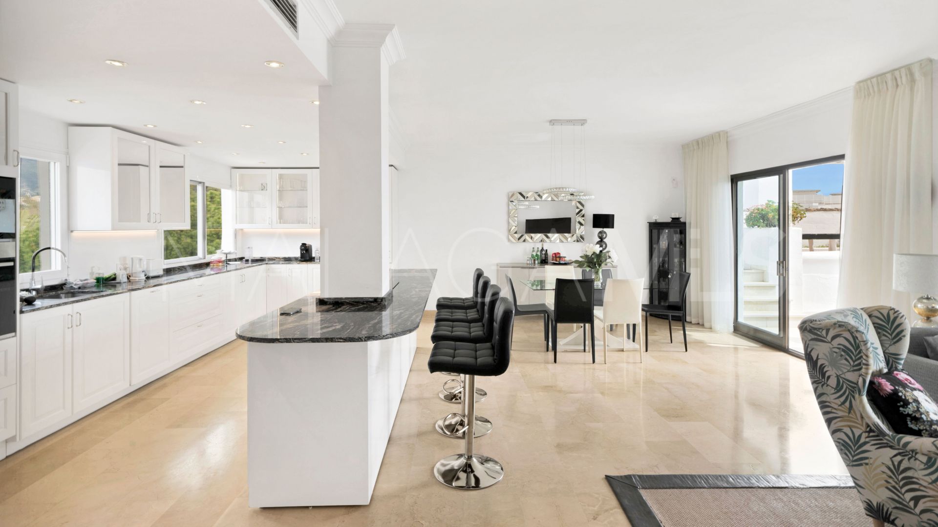 Takvåning for sale in Coral Beach