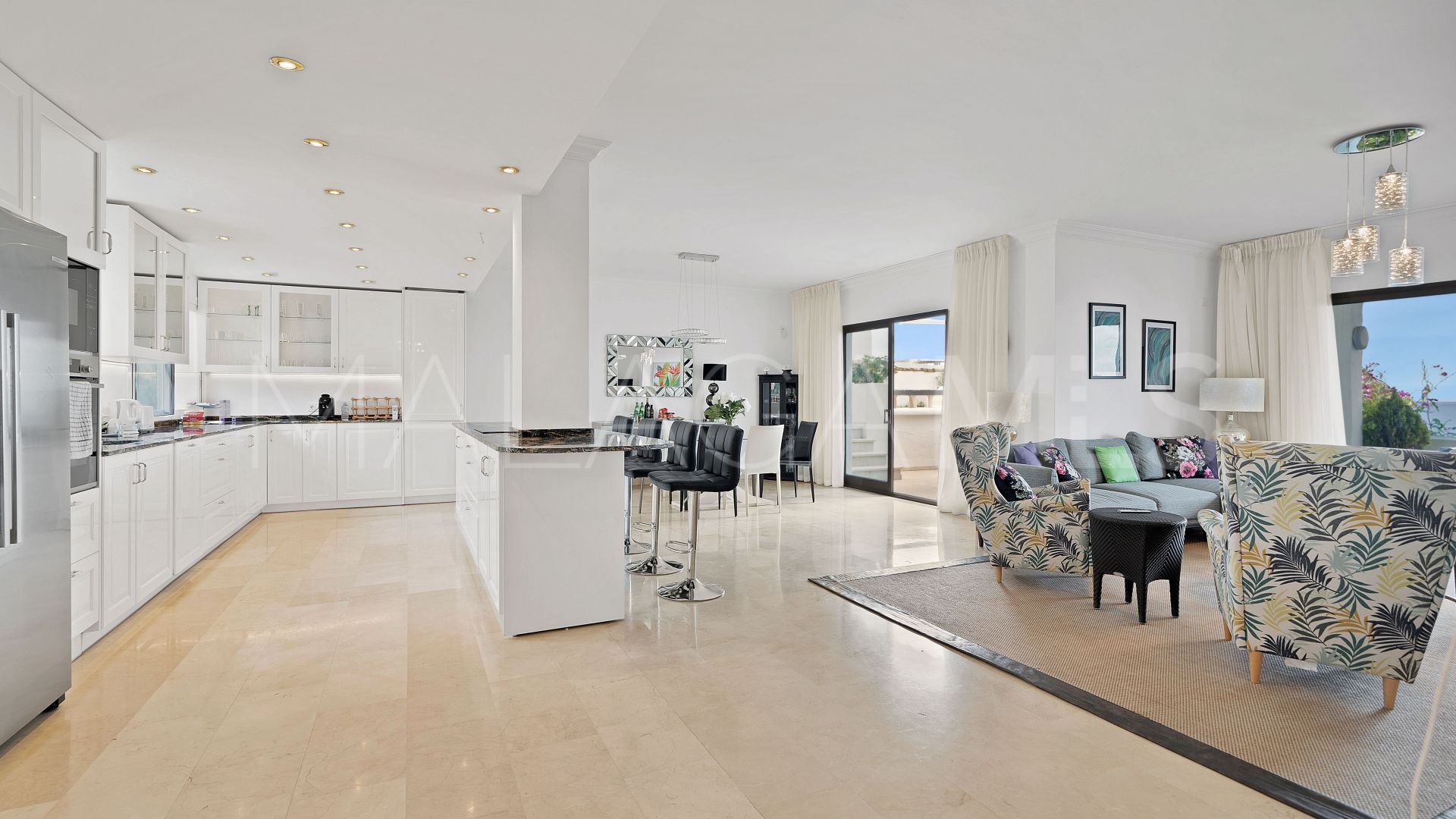 Takvåning for sale in Coral Beach