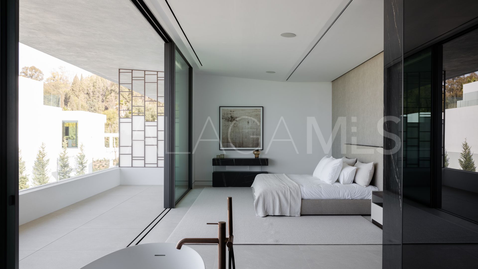 Adosado with 4 bedrooms for sale in Puente Romano