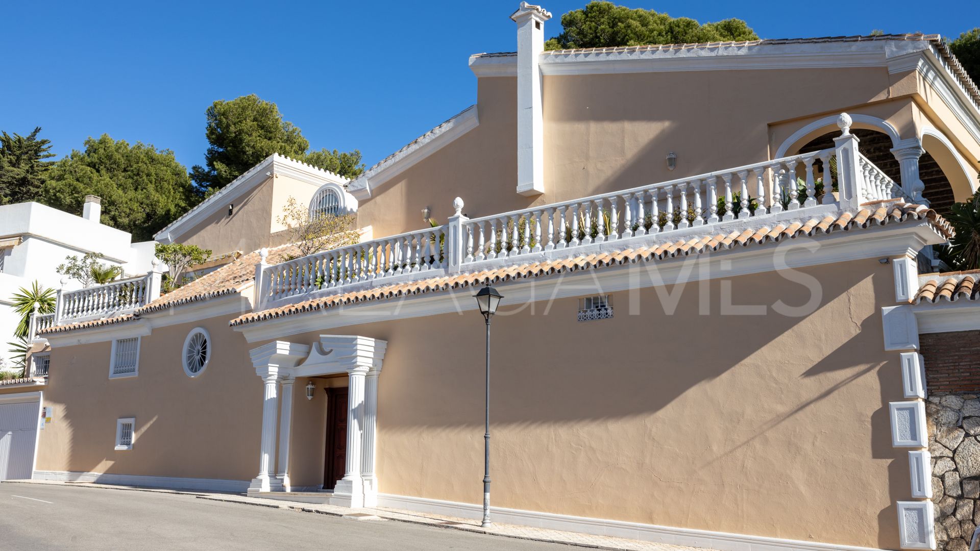 Villa for sale in El Candado