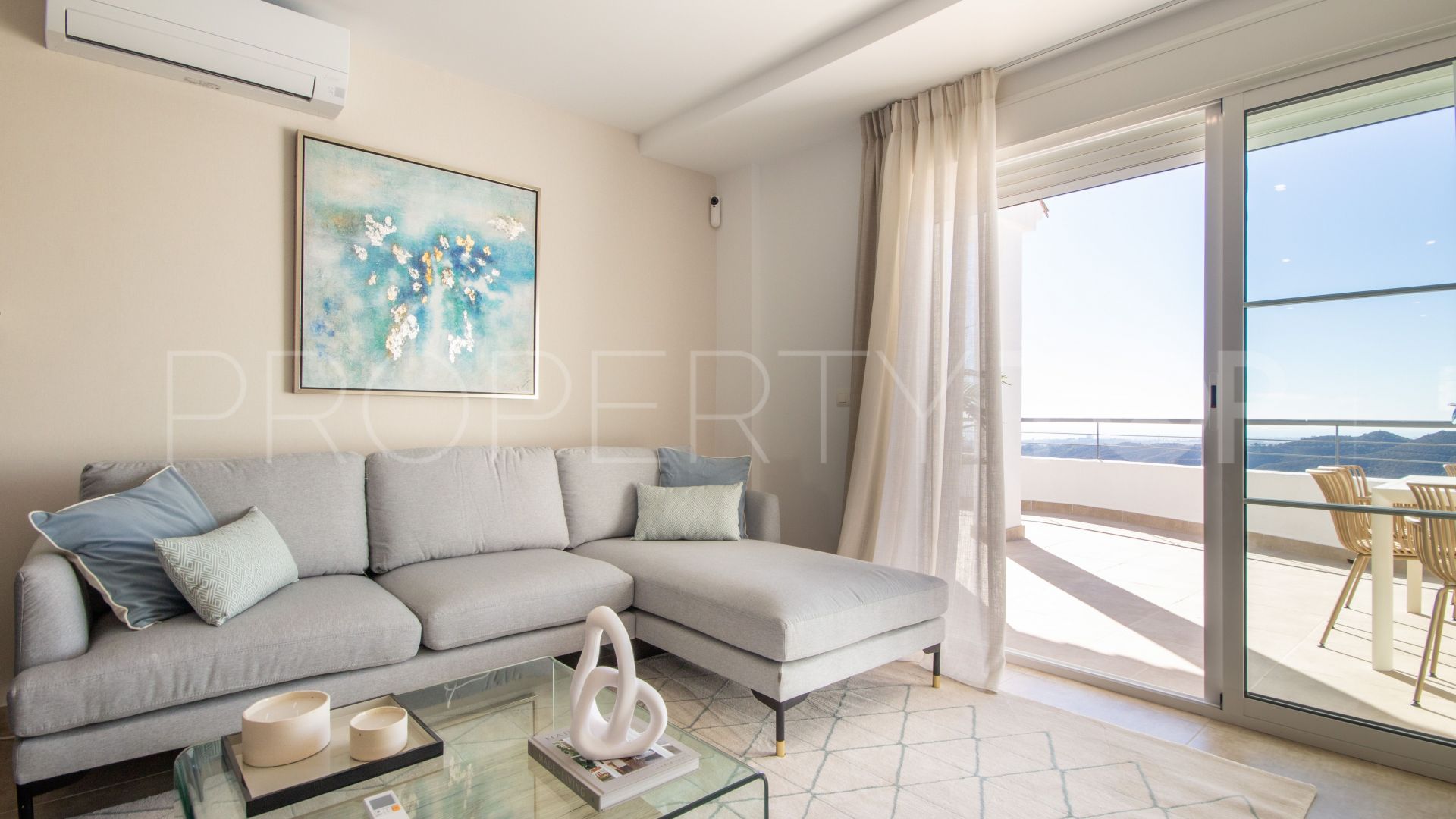 Apartamento con 2 dormitorios a la venta en Cerros del Lago