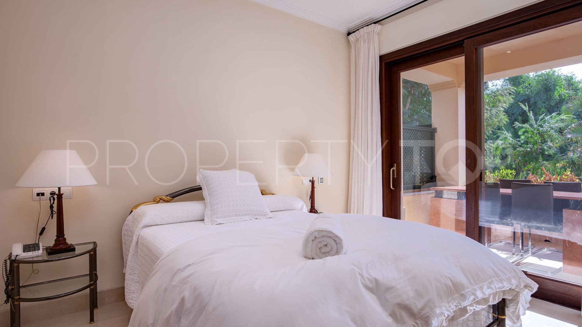 For sale 6 bedrooms villa in Los Arqueros