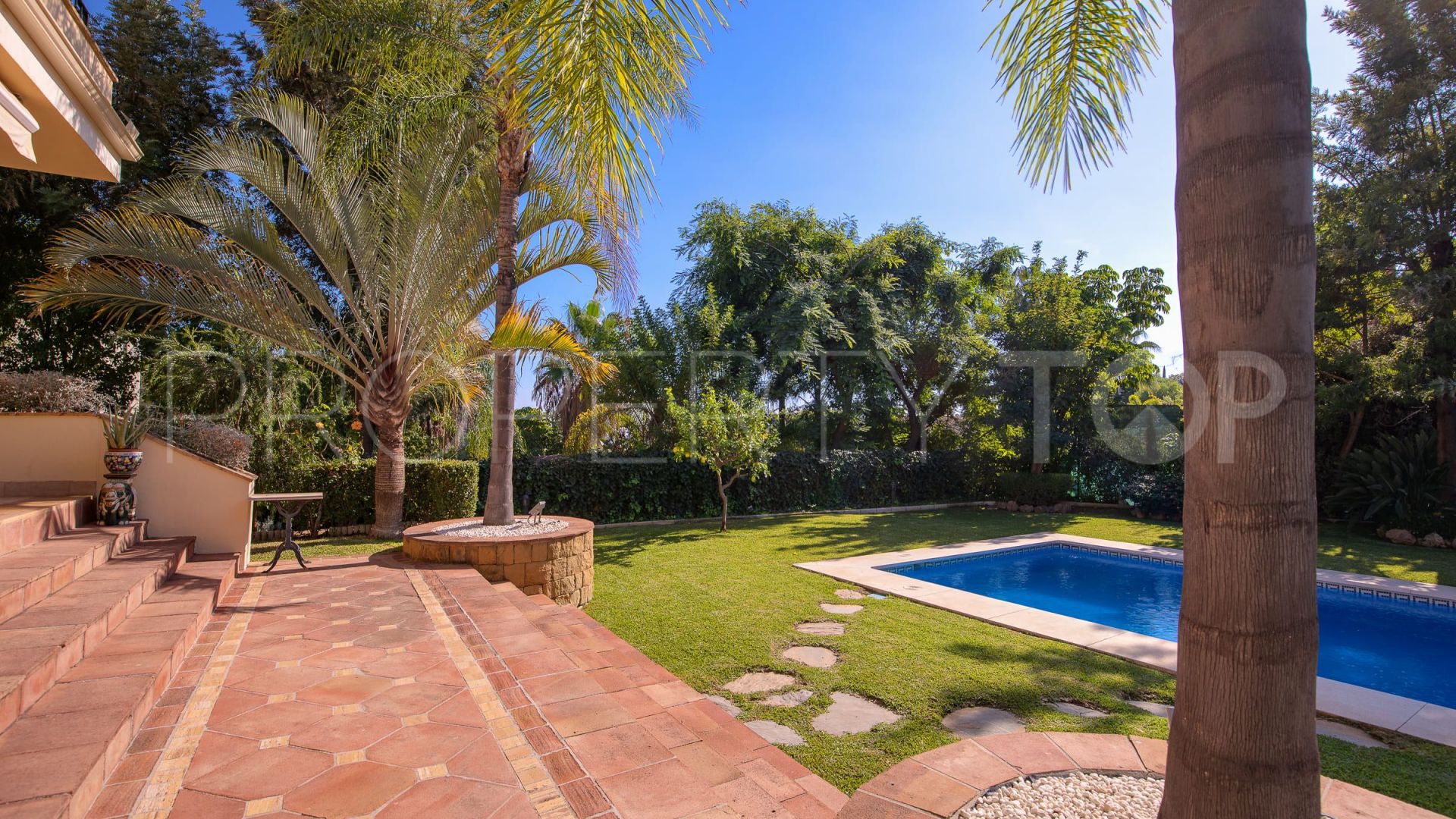 Villa en venta en Los Arqueros de 6 dormitorios