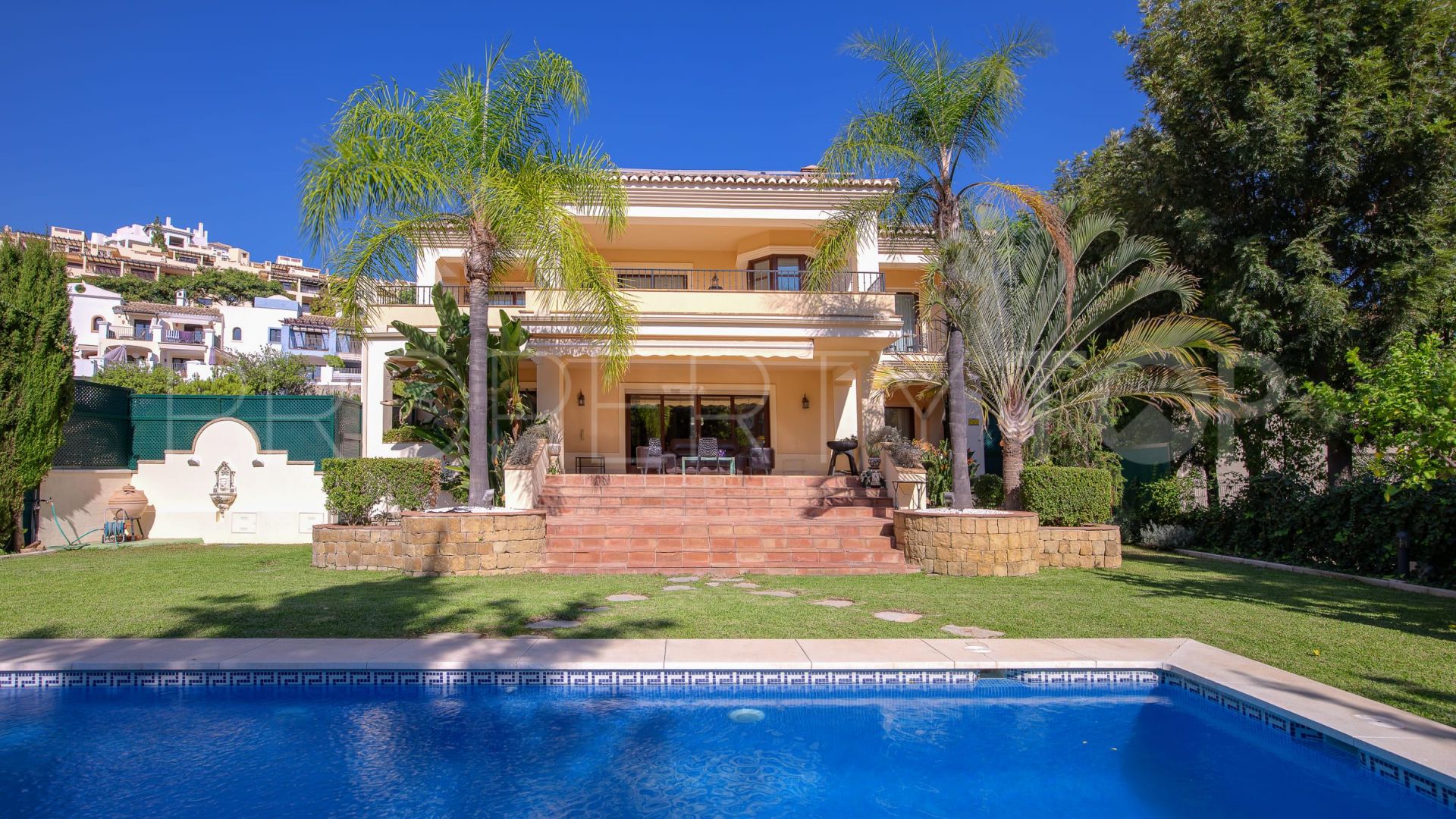 For sale 6 bedrooms villa in Los Arqueros