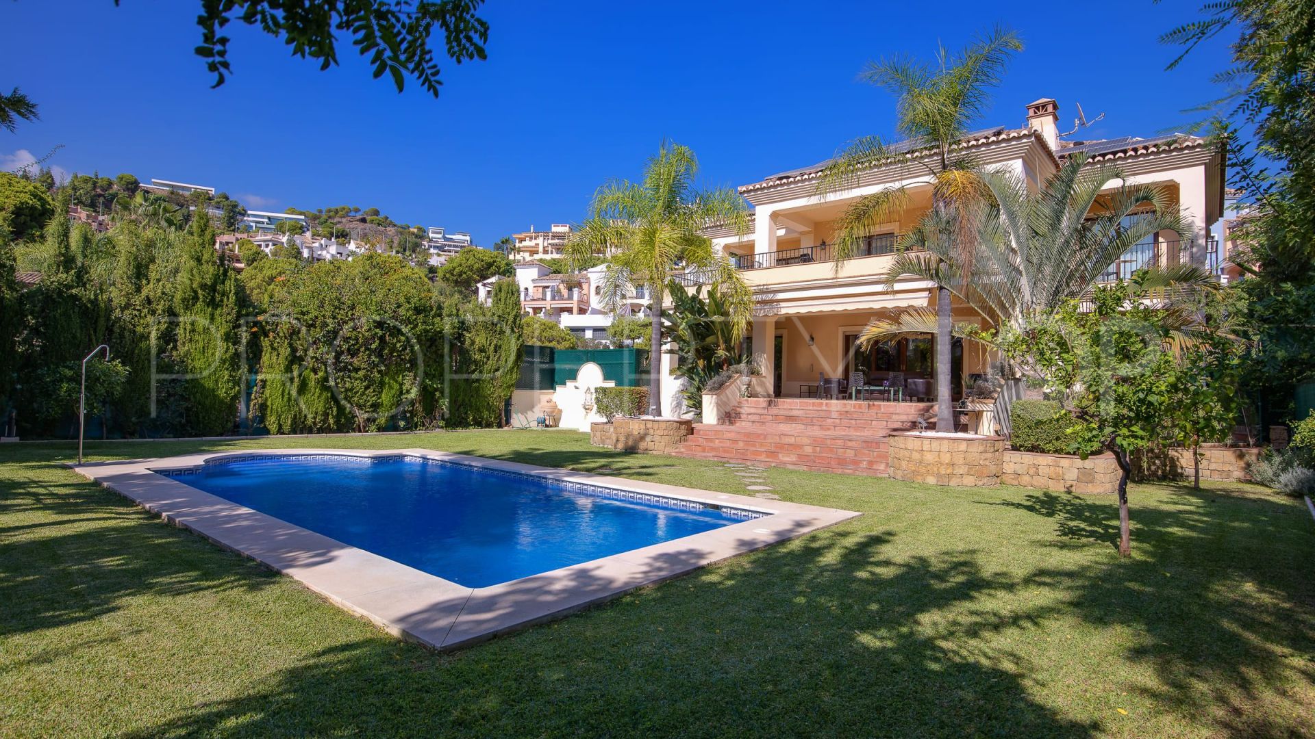 Villa en venta en Los Arqueros de 6 dormitorios