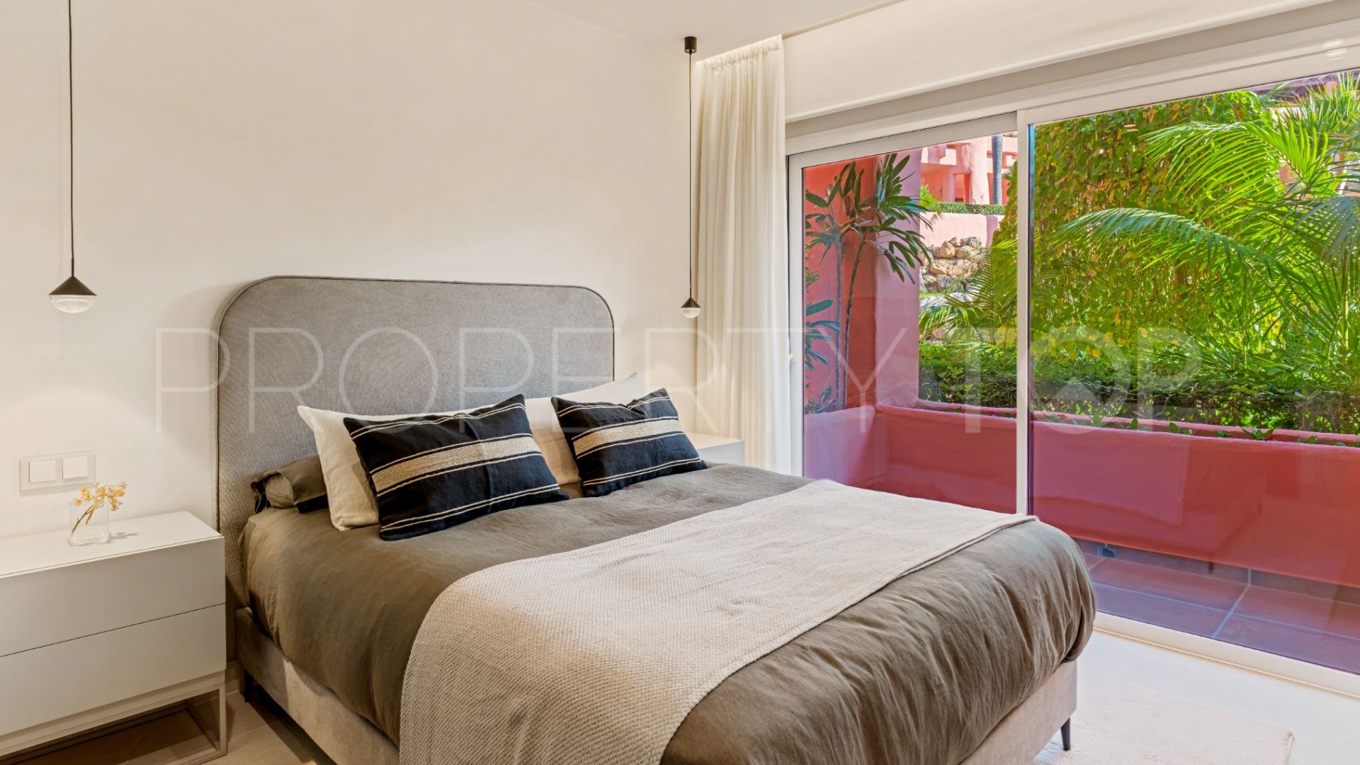 Se vende apartamento planta baja con 3 dormitorios en Cabo Bermejo