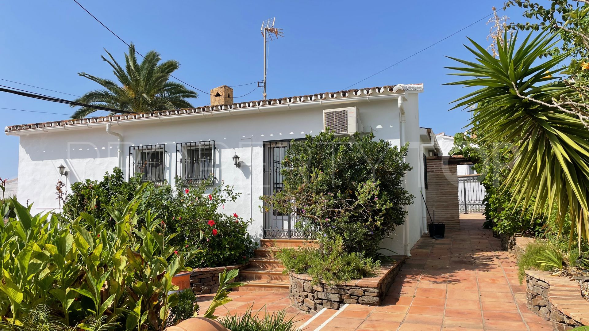 House with 4 bedrooms for sale in Nerja