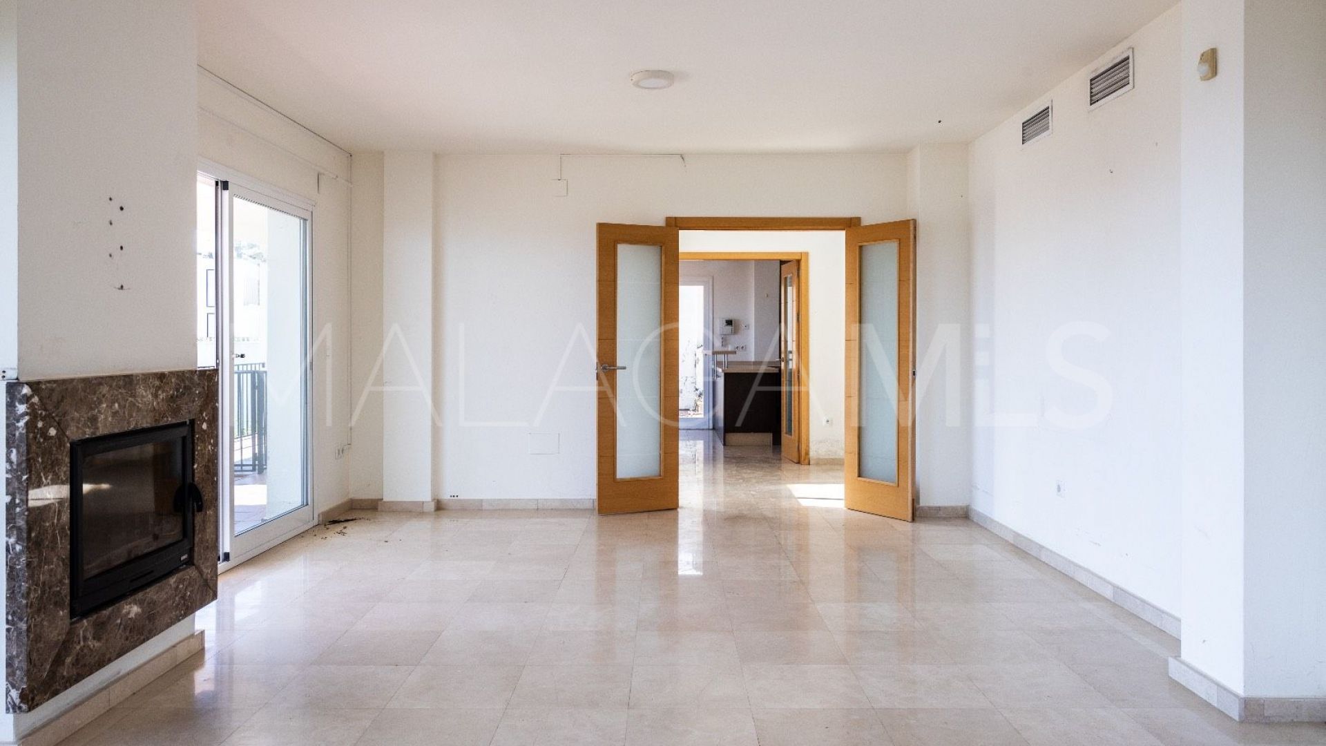 Villa for sale in Benalmadena