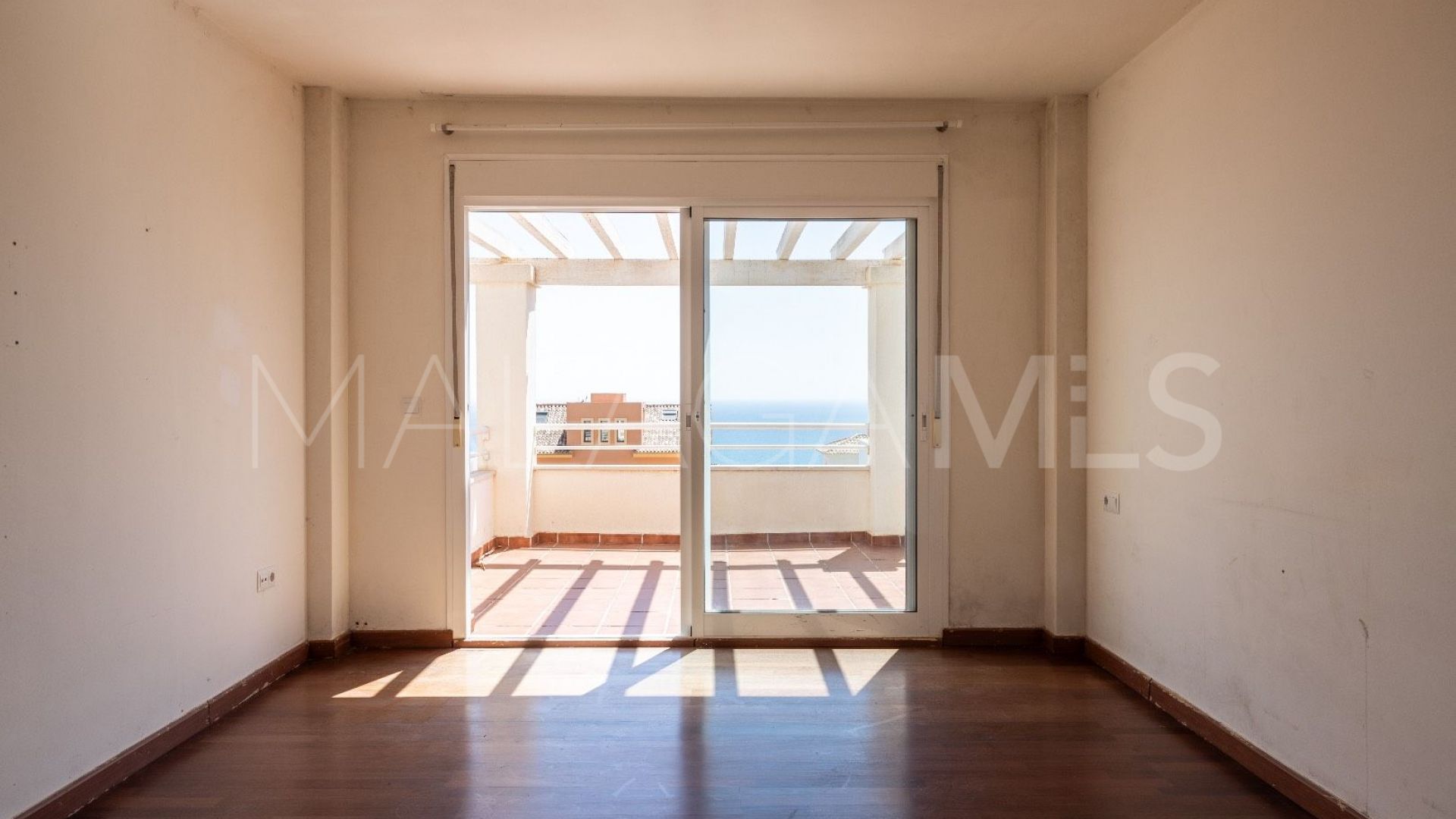 Villa for sale in Benalmadena