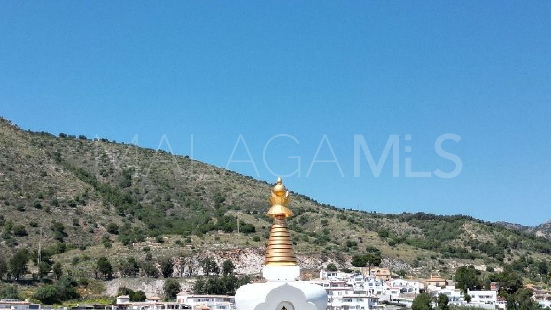 Villa for sale in Benalmadena