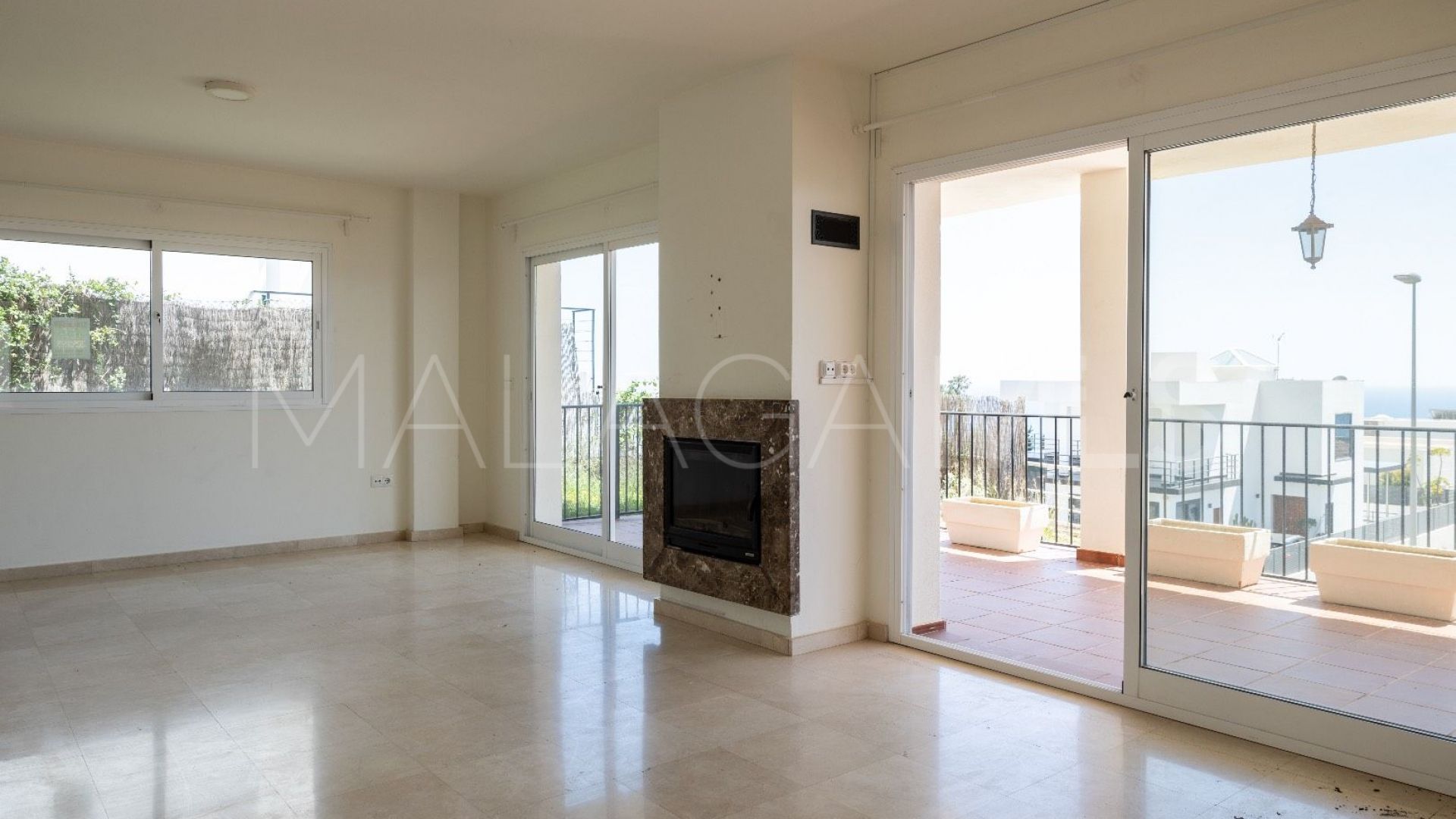 Villa for sale in Benalmadena