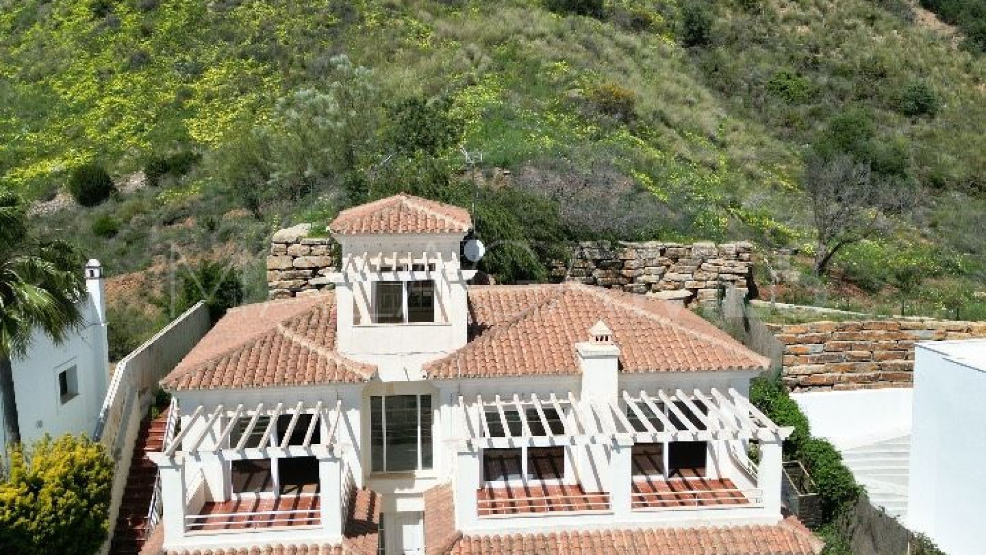 Villa for sale in Benalmadena