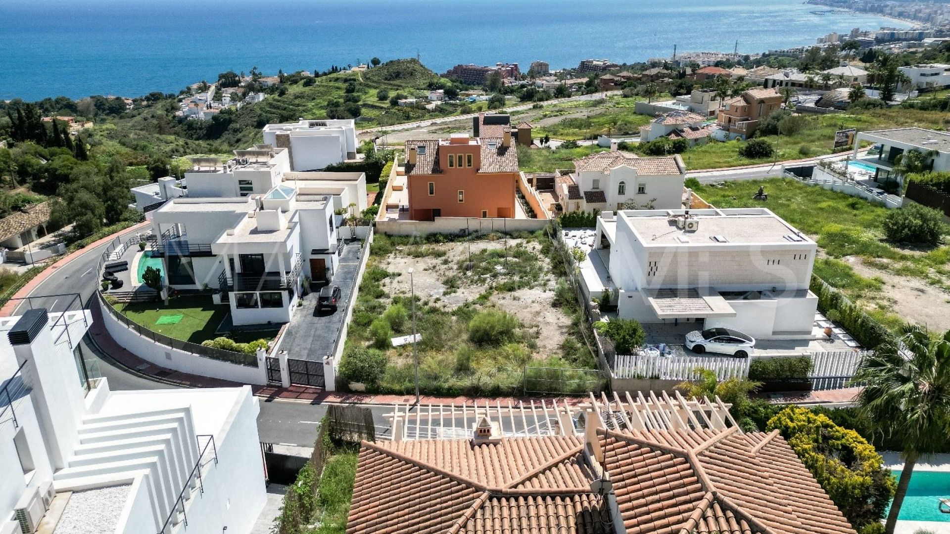 Villa for sale in Benalmadena