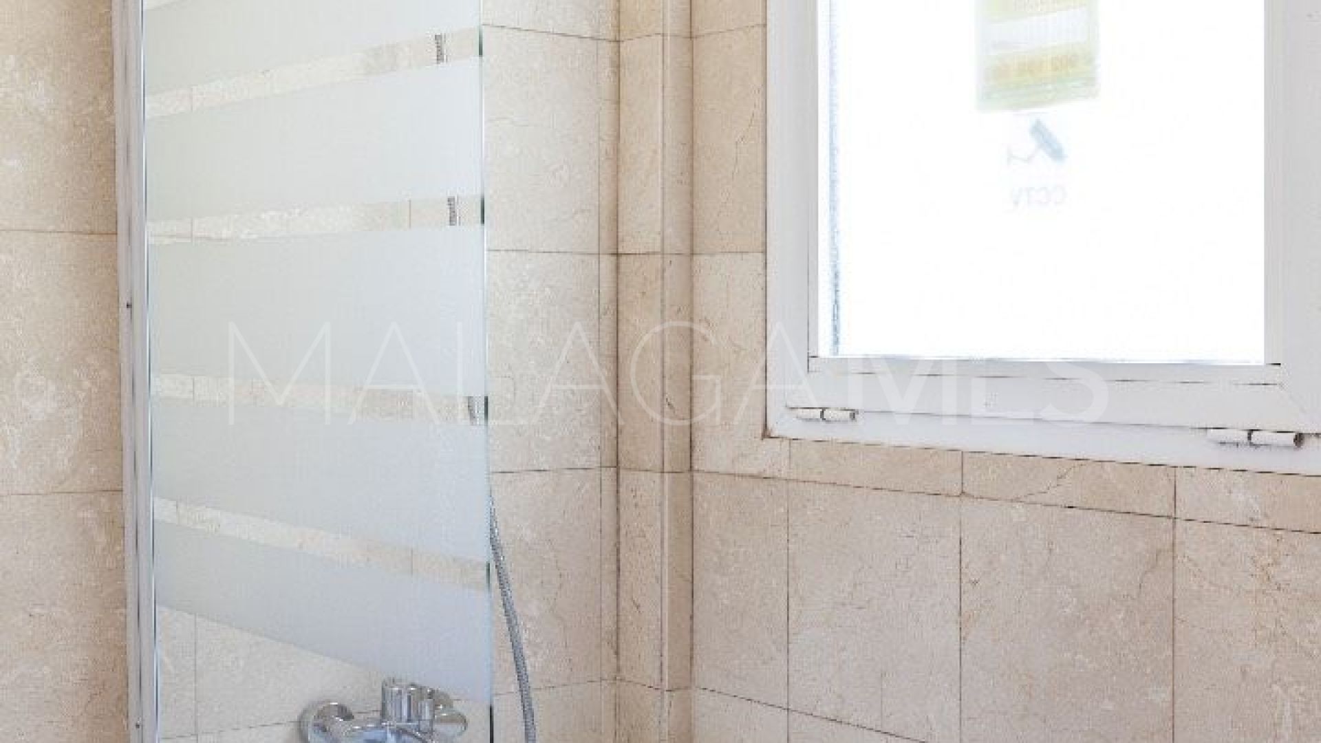 Villa for sale in Benalmadena