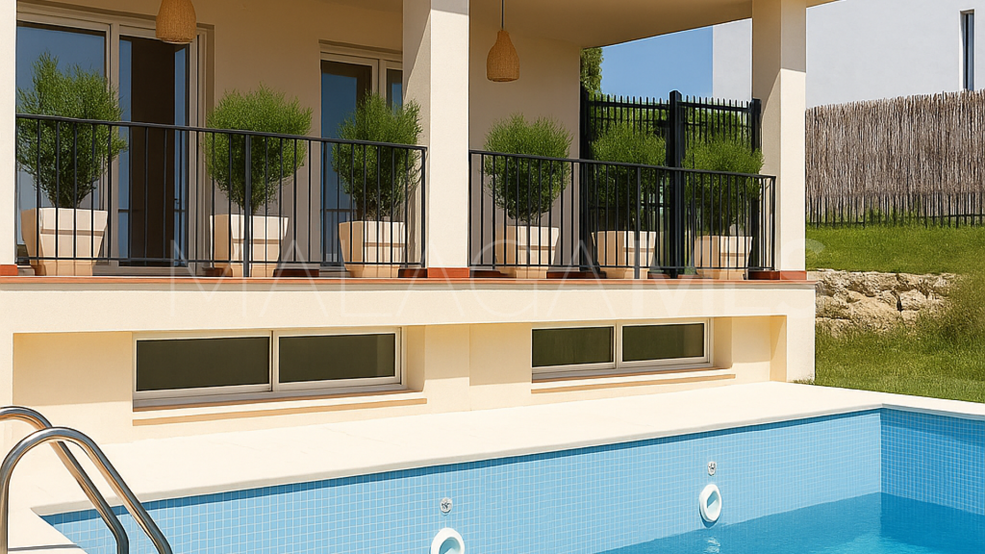 Villa for sale in Benalmadena