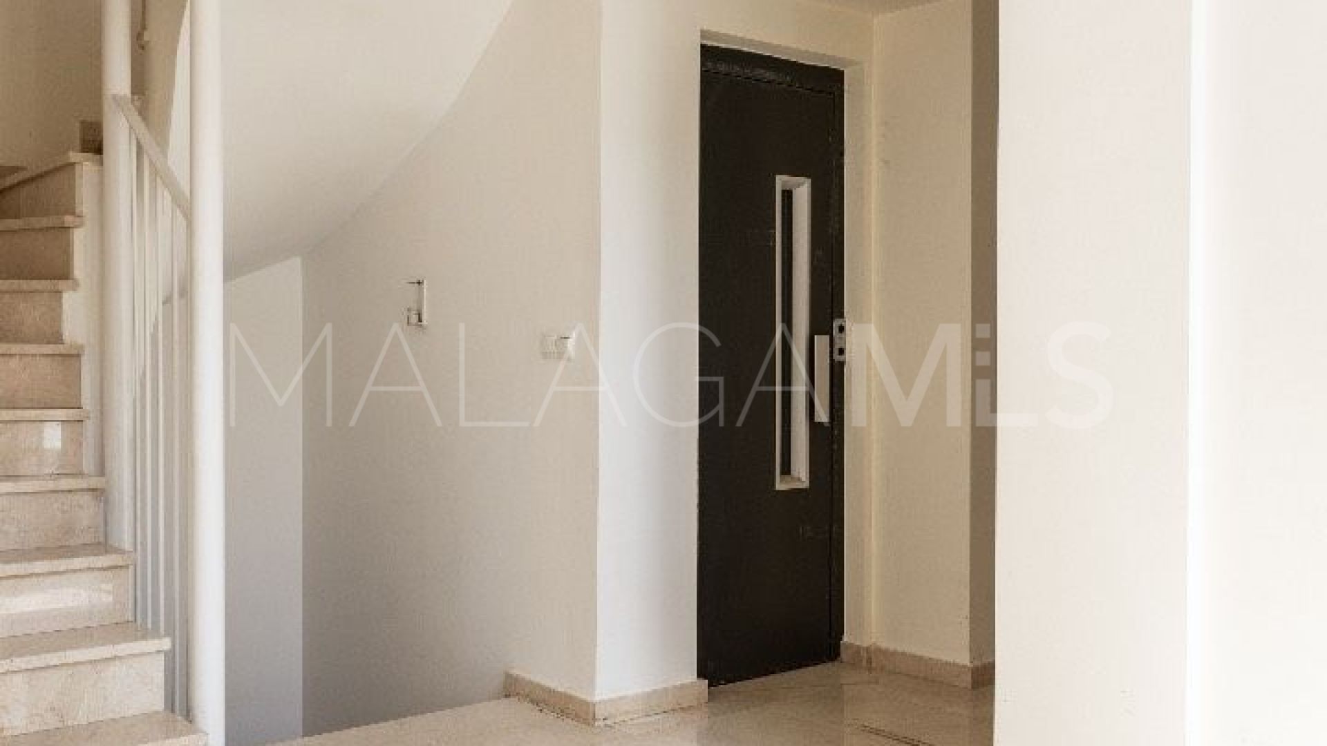 Villa for sale in Benalmadena