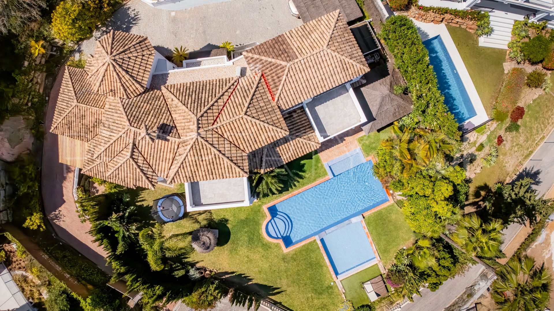 For sale Puerto del Almendro villa with 5 bedrooms