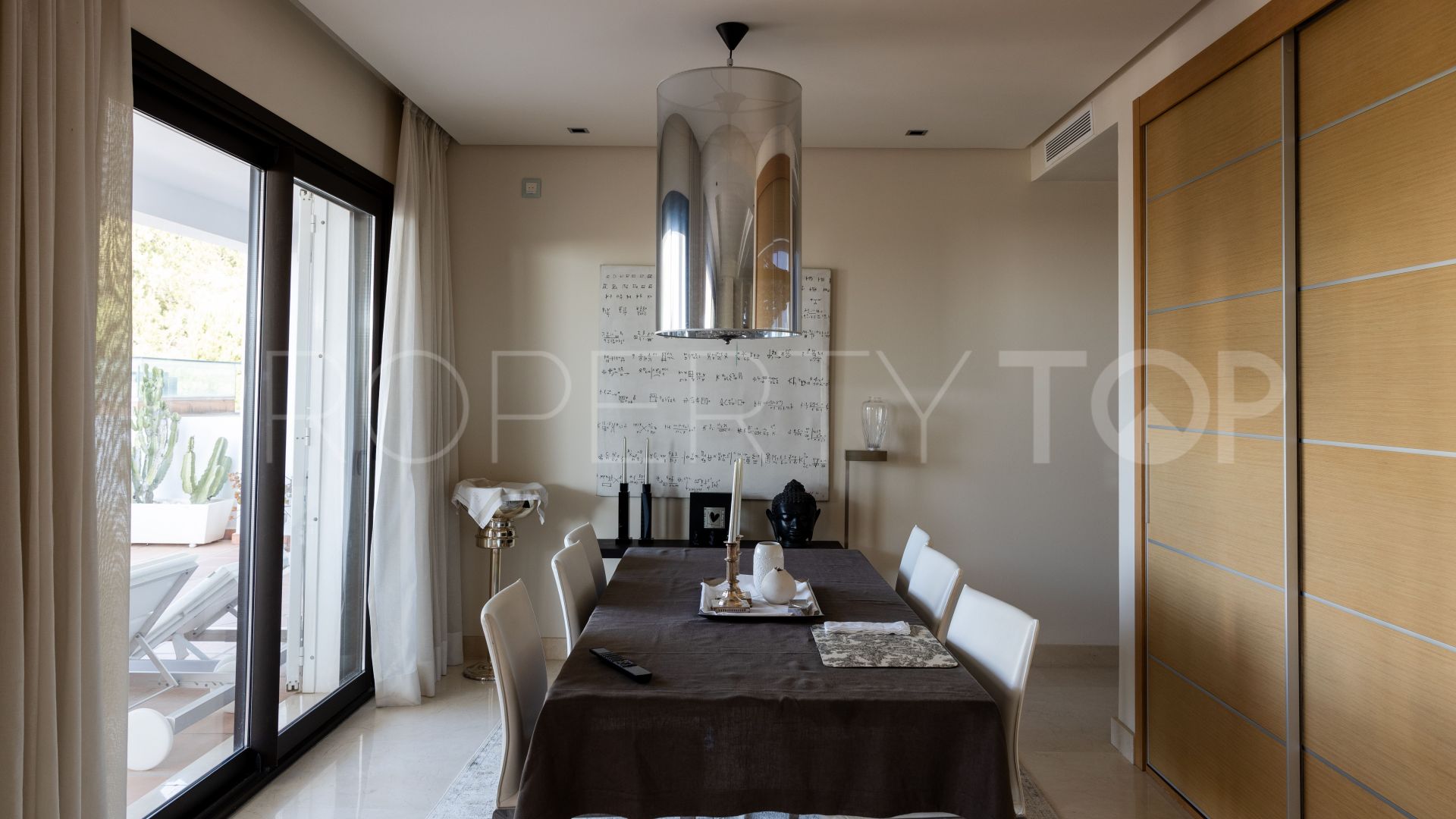 For sale La Quinta apartment with 3 bedrooms