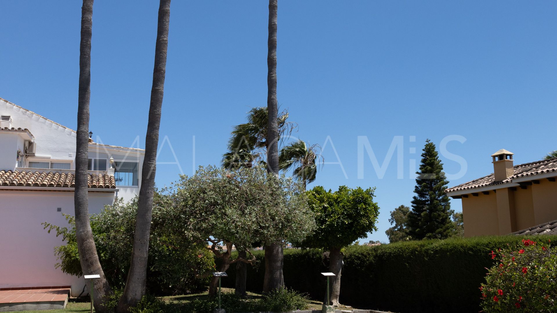 Appartement rez de chaussée for sale in Estepona Est