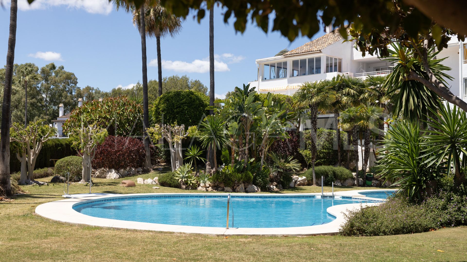 Bottenvåningslägenhet for sale in Estepona Öst