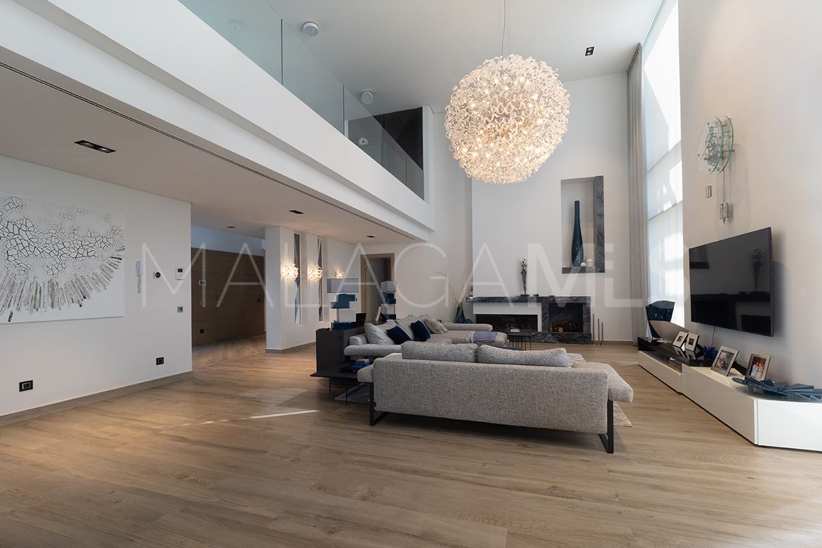 Villa for sale in Benahavis