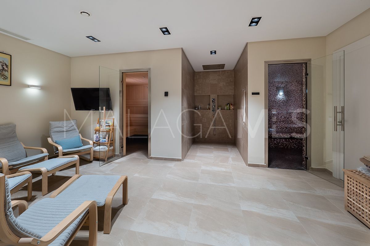 Villa for sale in Benahavis