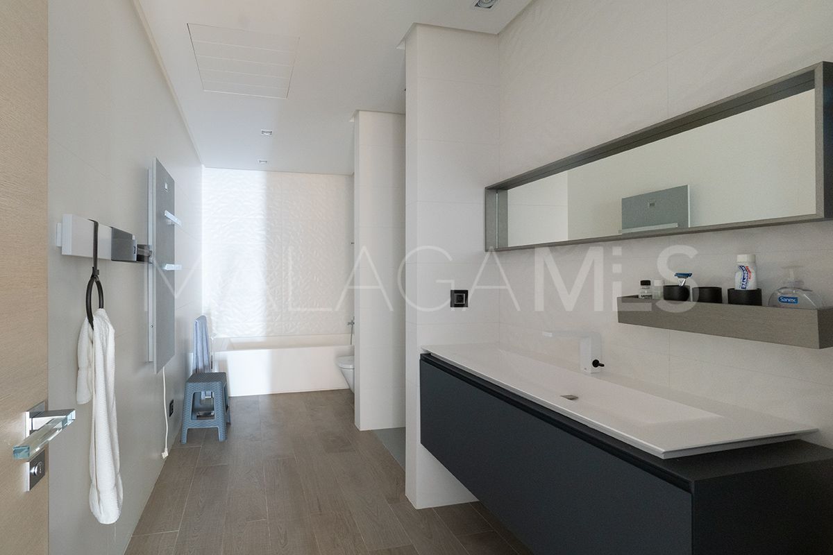 Villa for sale in Benahavis