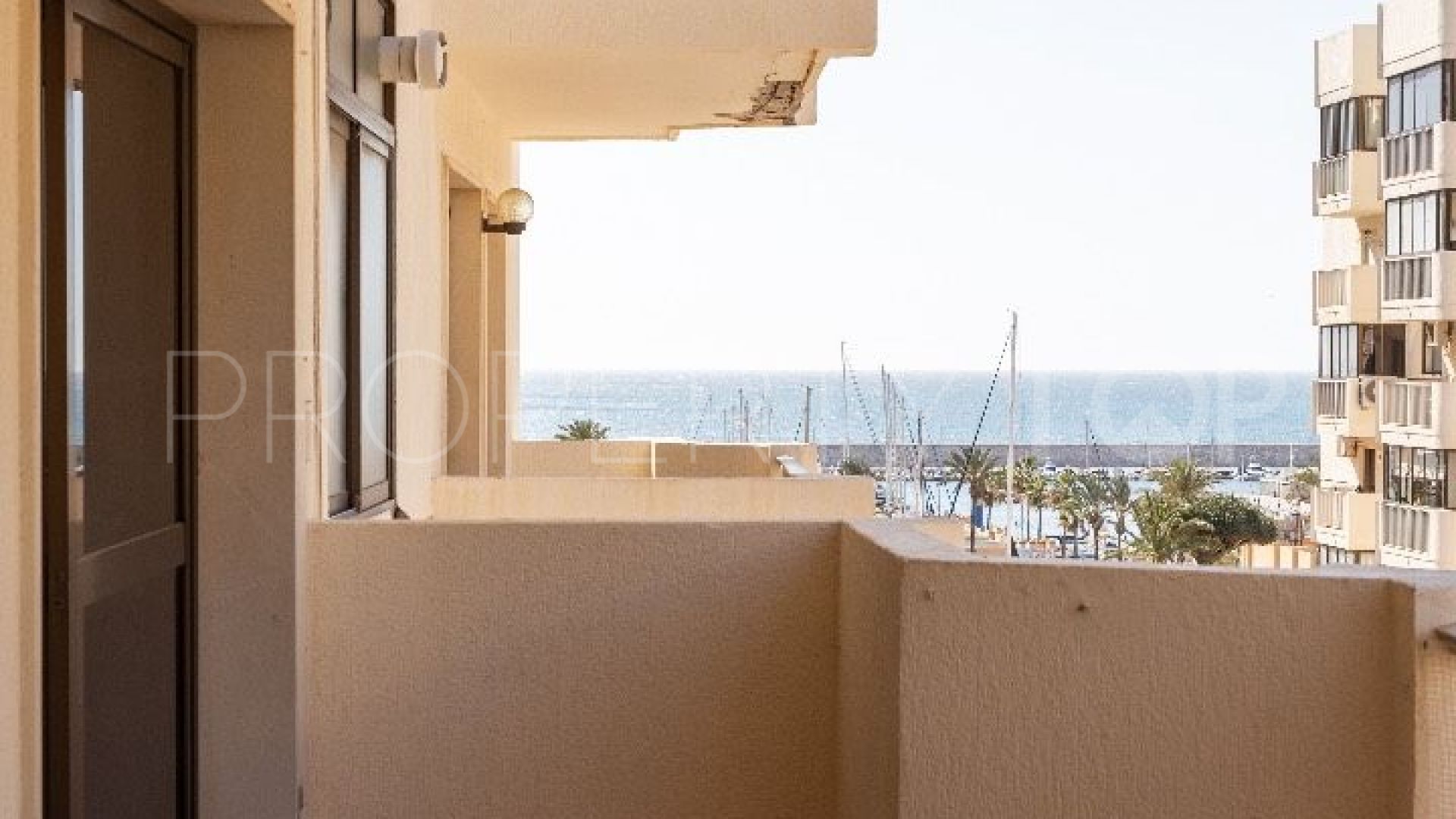 Fuengirola Puerto, apartamento en venta con 2 dormitorios