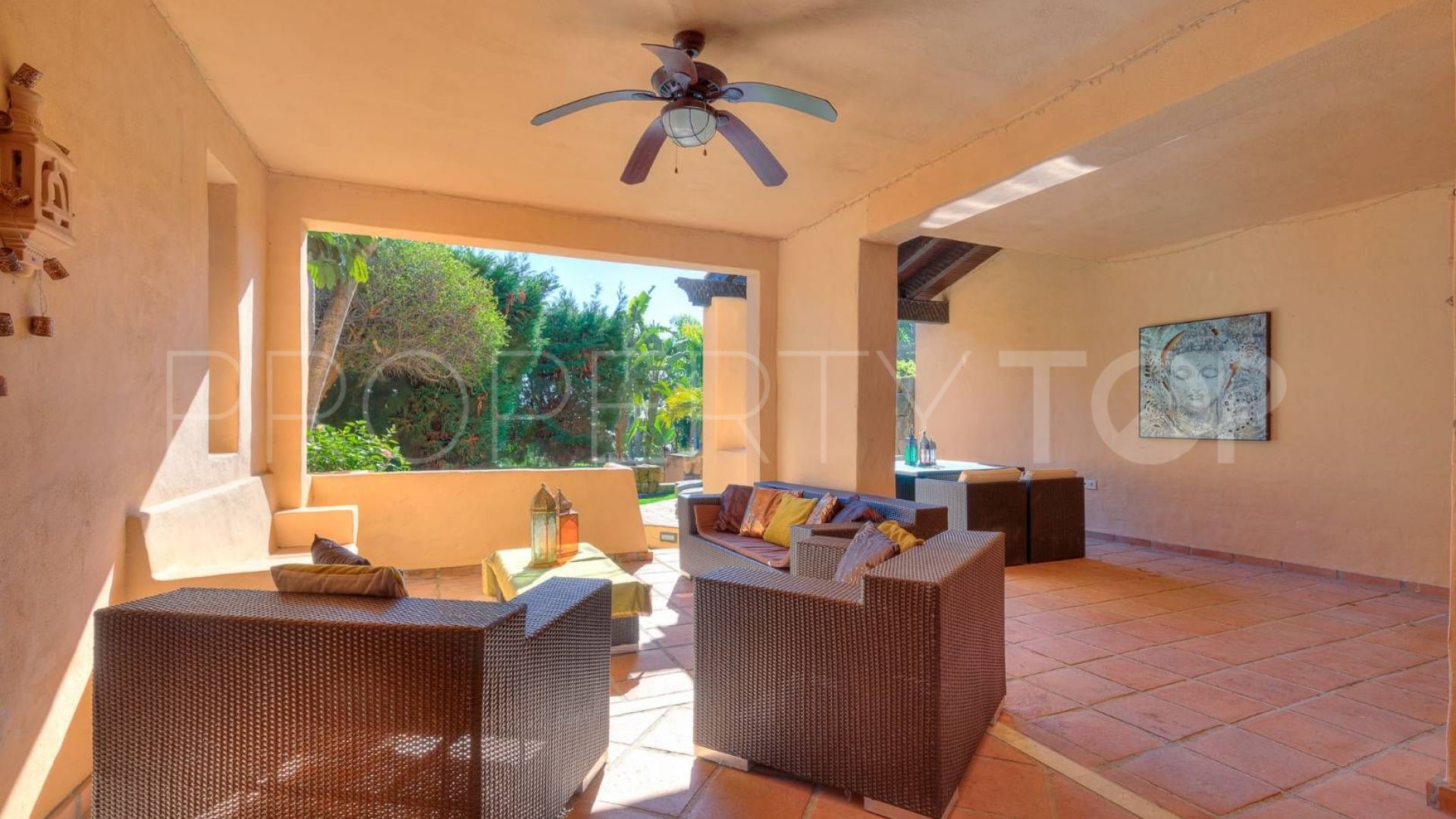 For sale ground floor apartment in Estepona East