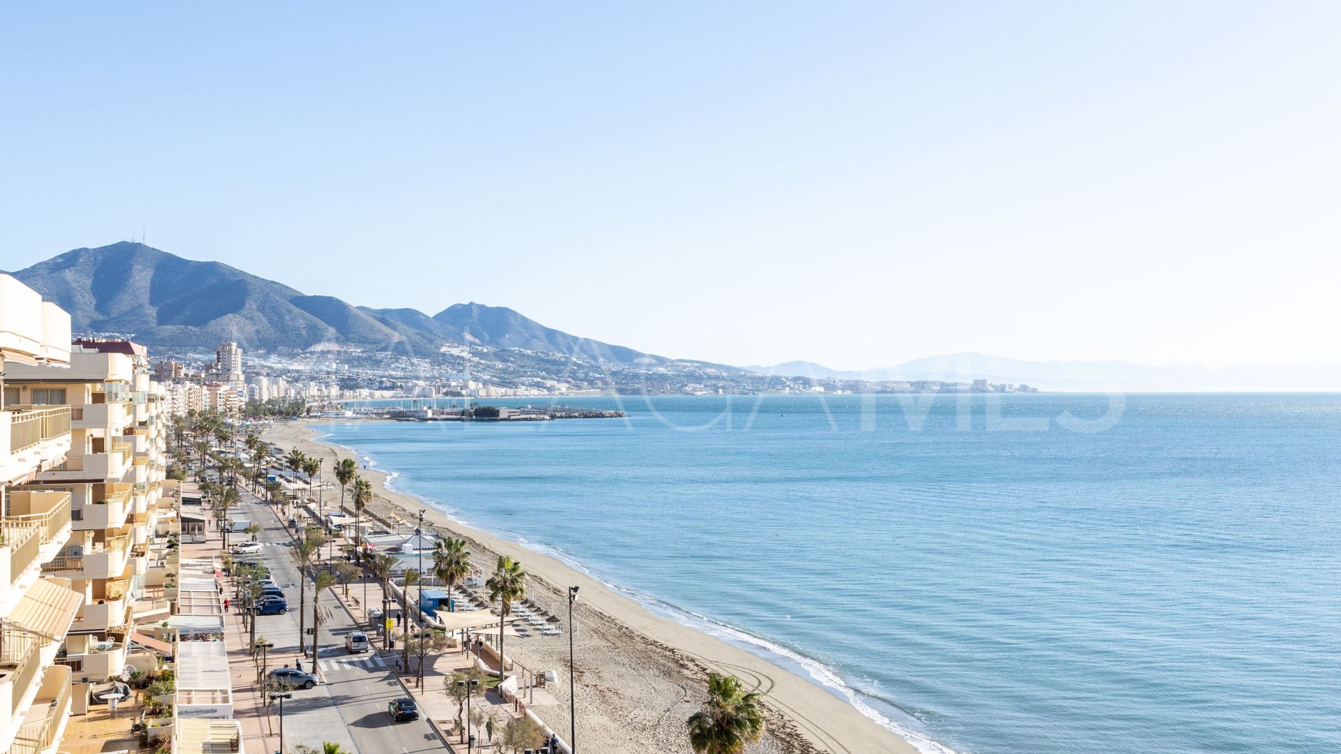 Commercial for sale in Fuengirola Puerto