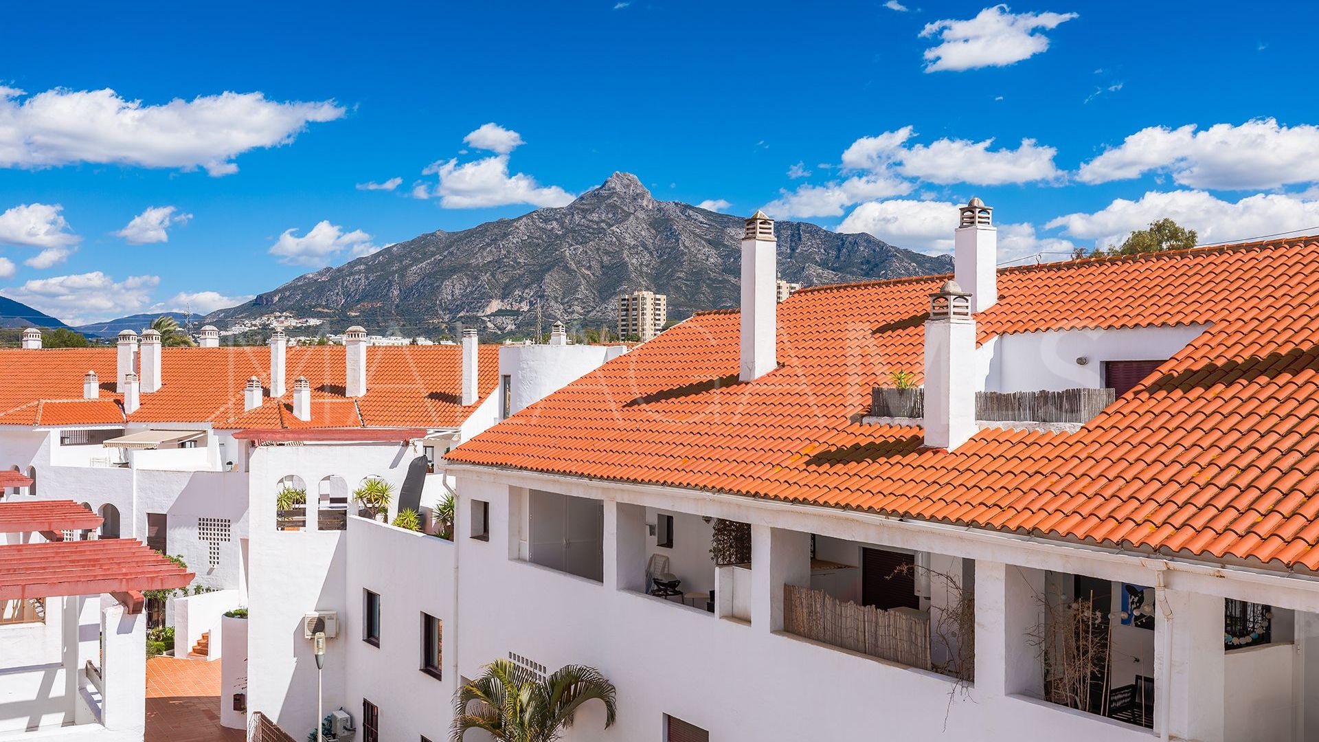 For sale apartment with 2 bedrooms in Nueva Andalucia