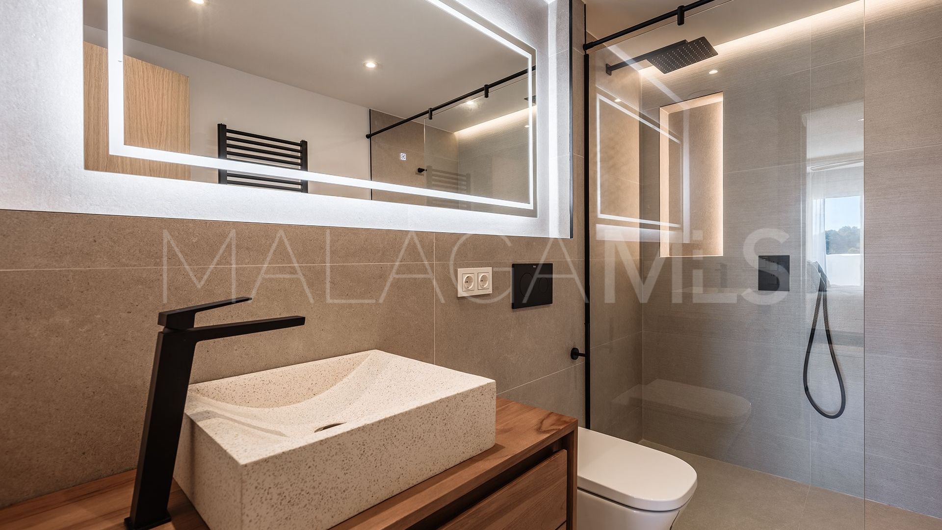 For sale apartment with 2 bedrooms in Nueva Andalucia