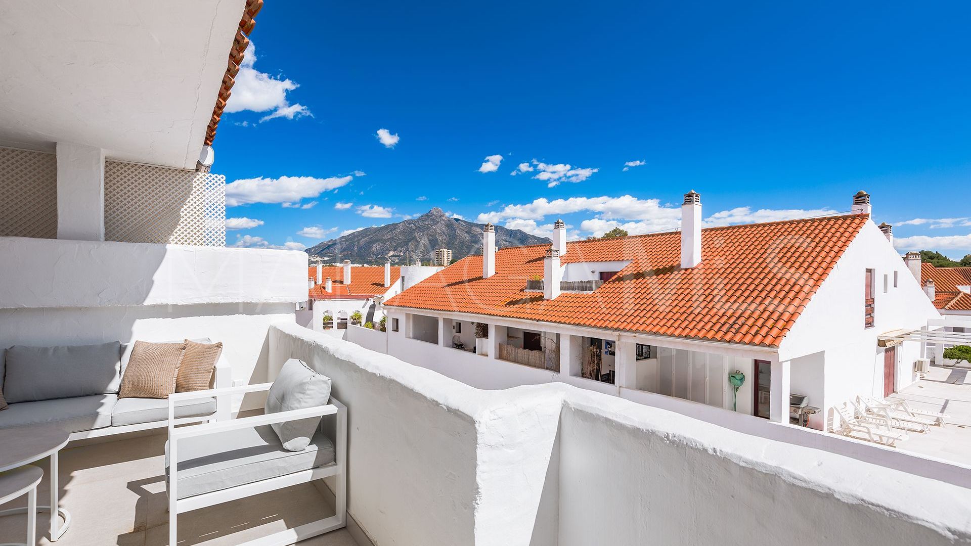 For sale apartment with 2 bedrooms in Nueva Andalucia