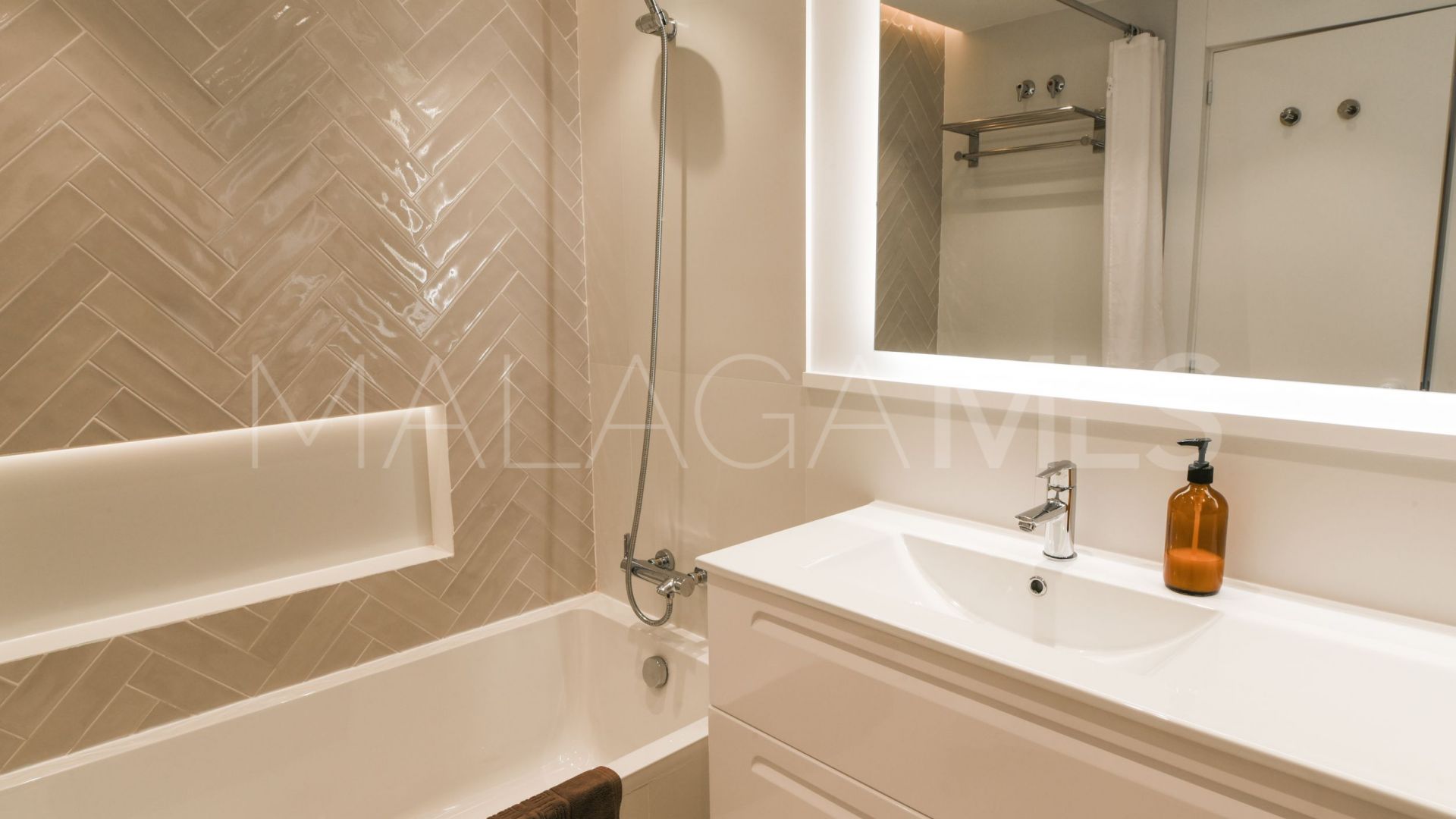 Apartment with 4 bedrooms for sale in Pedregalejo